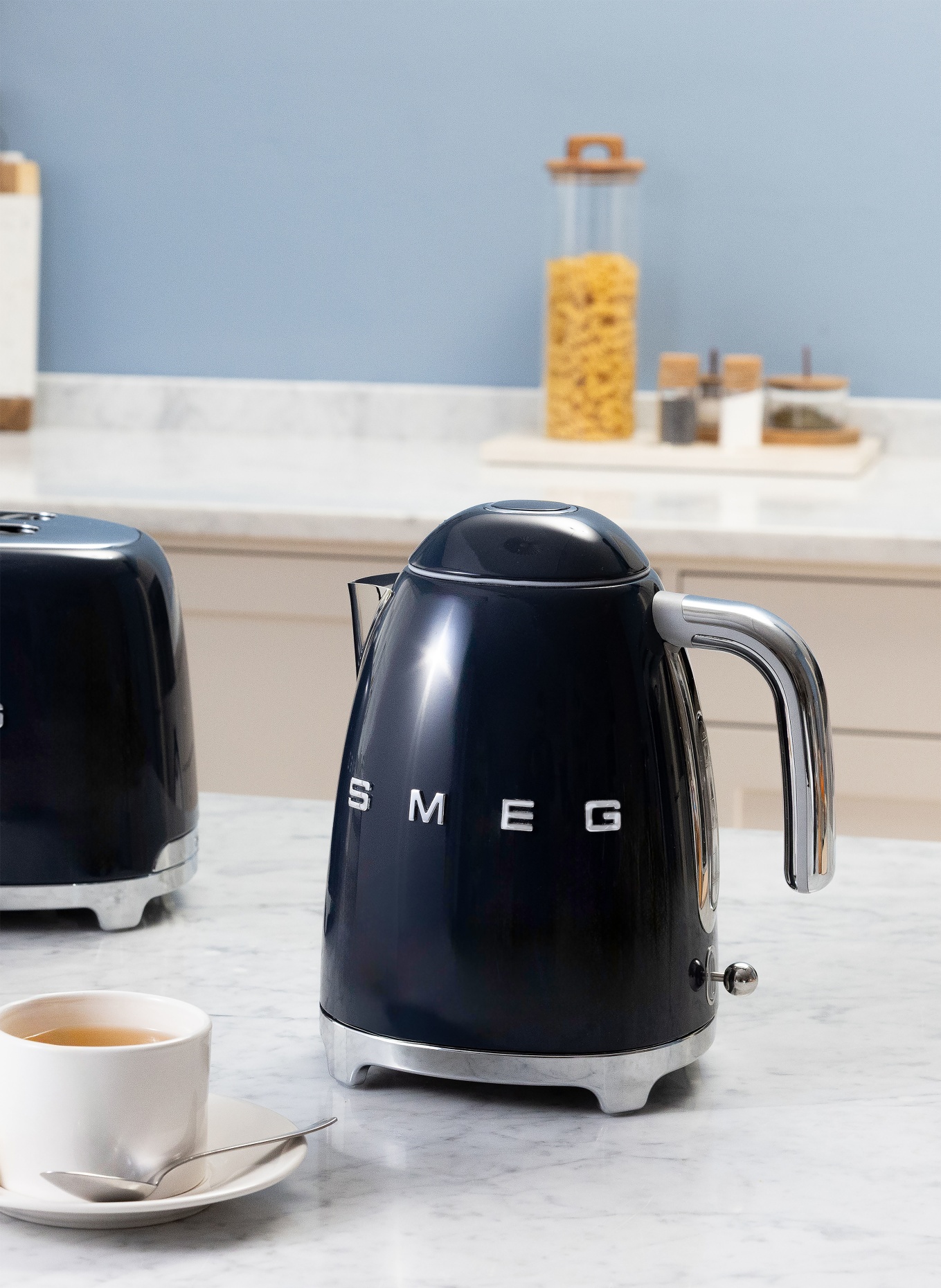 SMEG Wasserkocher KLF03: DUNKELBLAU