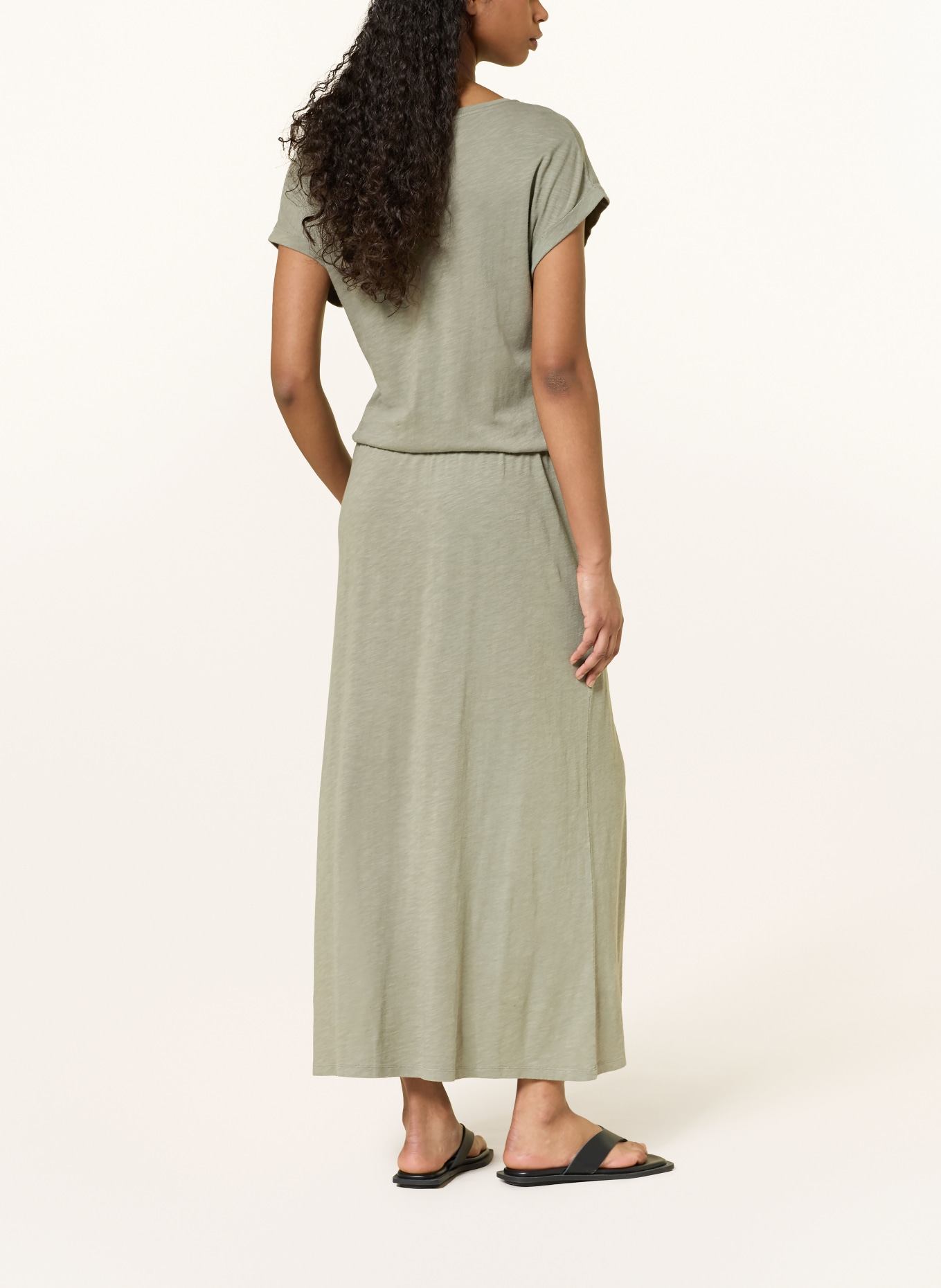 Juvia Žerzejové šaty: OLIVOVÁ