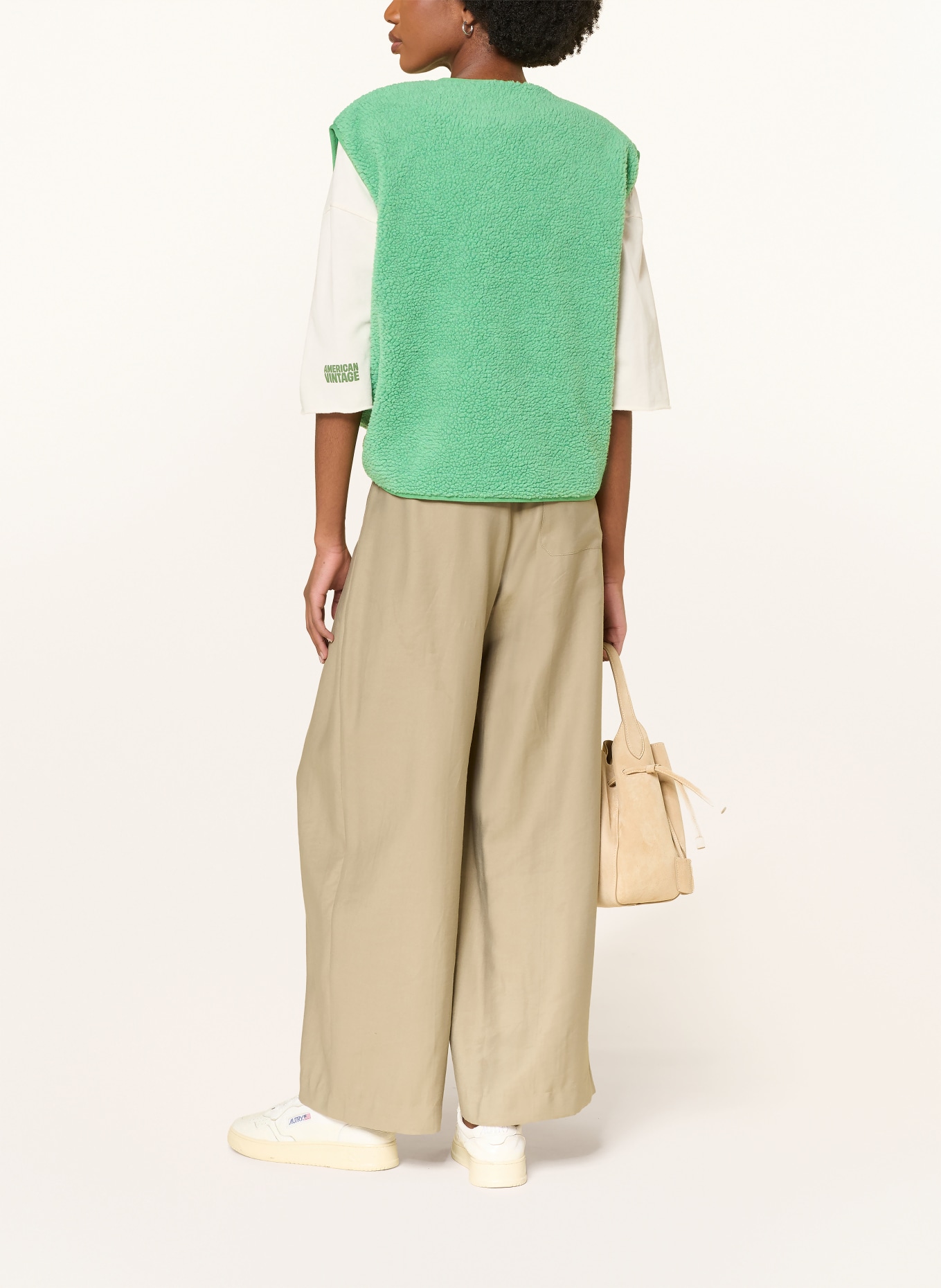 American Vintage Plyšová vesta: NEONOVĚ ZELENÁ