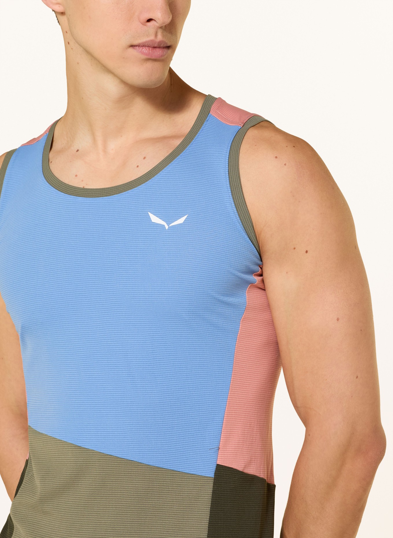 SALEWA Tílko PUEZ SPORTY DRY: MODRÁ / LOSOSOVÁ / OLIVOVÁ