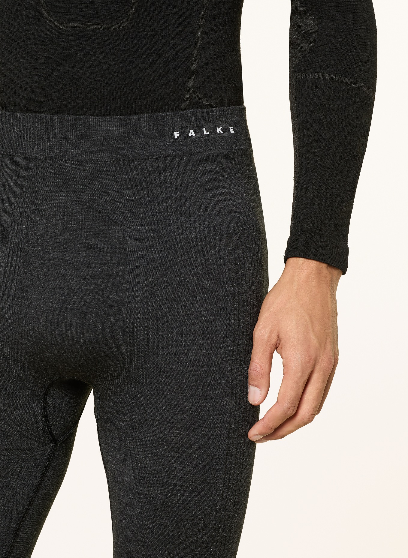 FALKE Funktionswäsche-Hose WOOL-TECH mit verkürzter Beinlänge: SCHWARZ