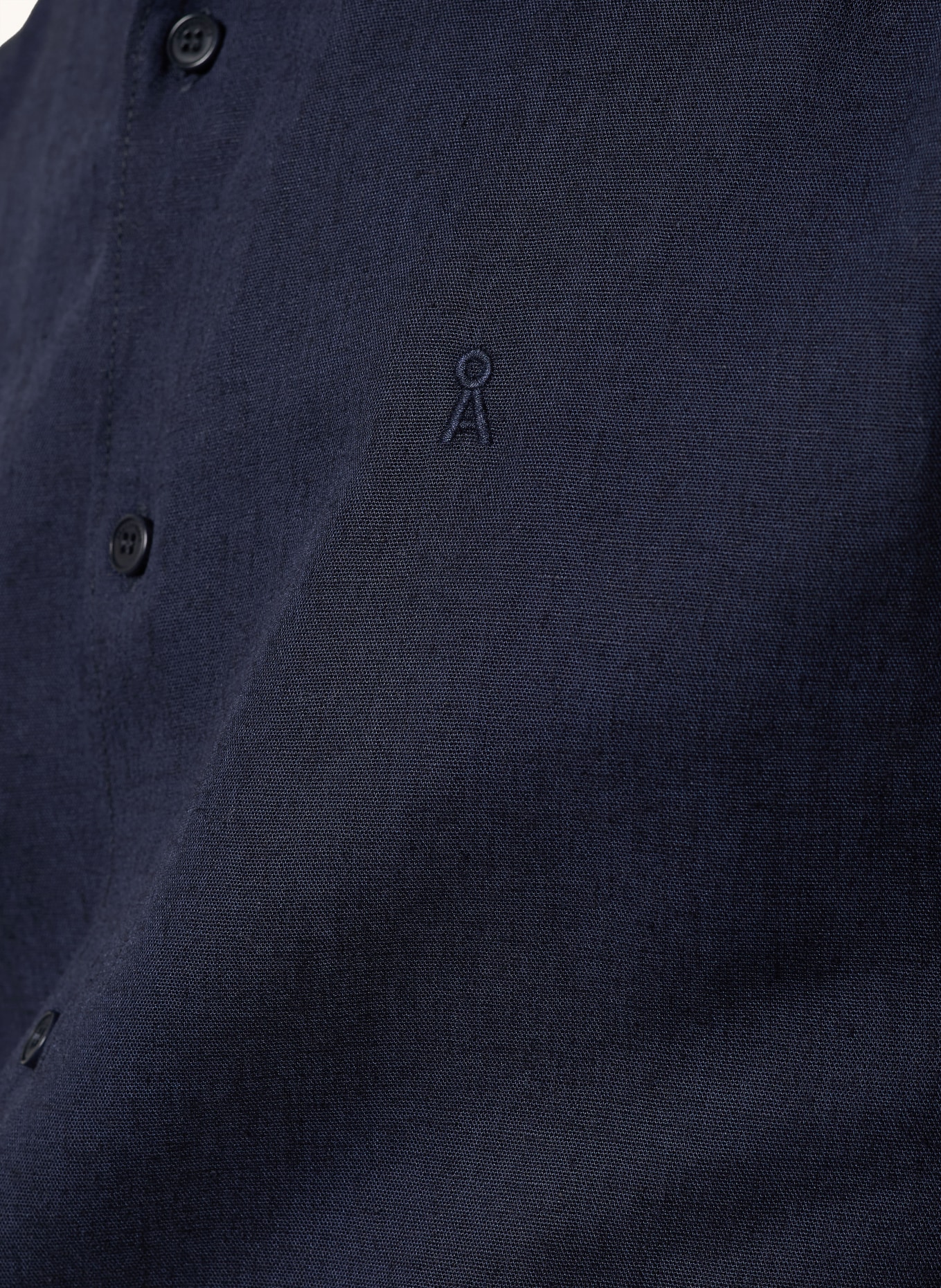 ARMEDANGELS Overhemd VAALERONIMUS Comfort Fit met opstaande kraag en linnen: DONKERBLAUW