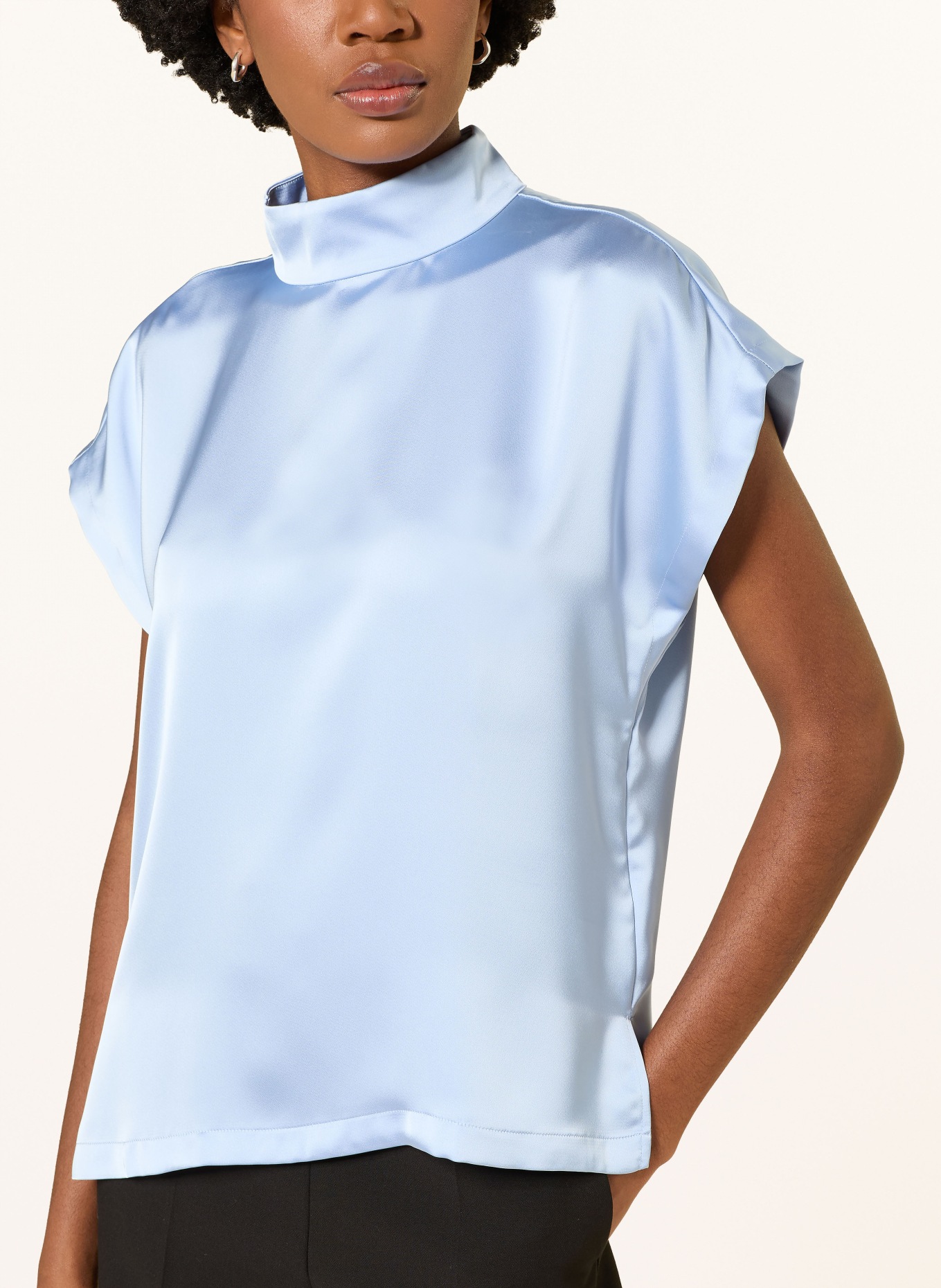 HUGO Halenkový top CANELI-1 ze saténu: TMAVĚ MODRÁ