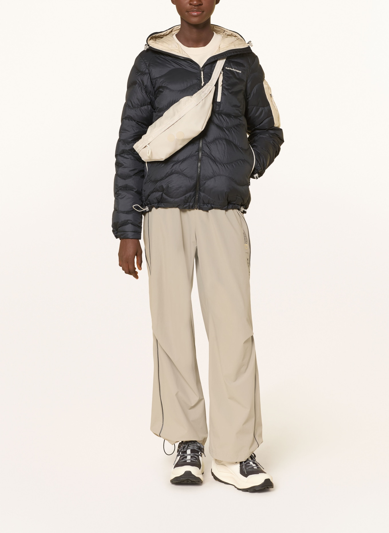 Peak Performance HELIUM UTILITY down jacket: BLACK / CREAM