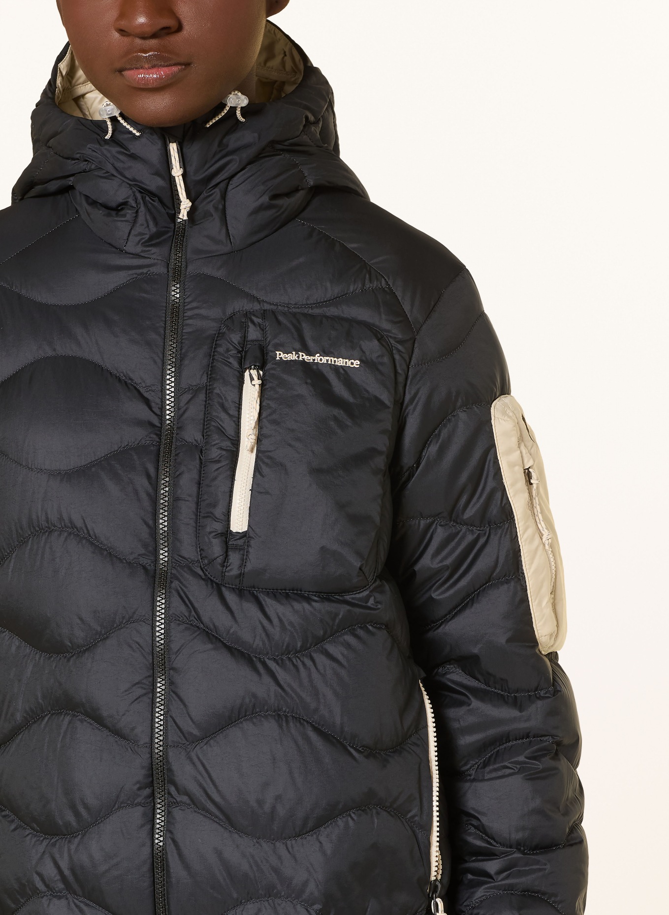 Peak Performance HELIUM UTILITY down jacket: BLACK / CREAM