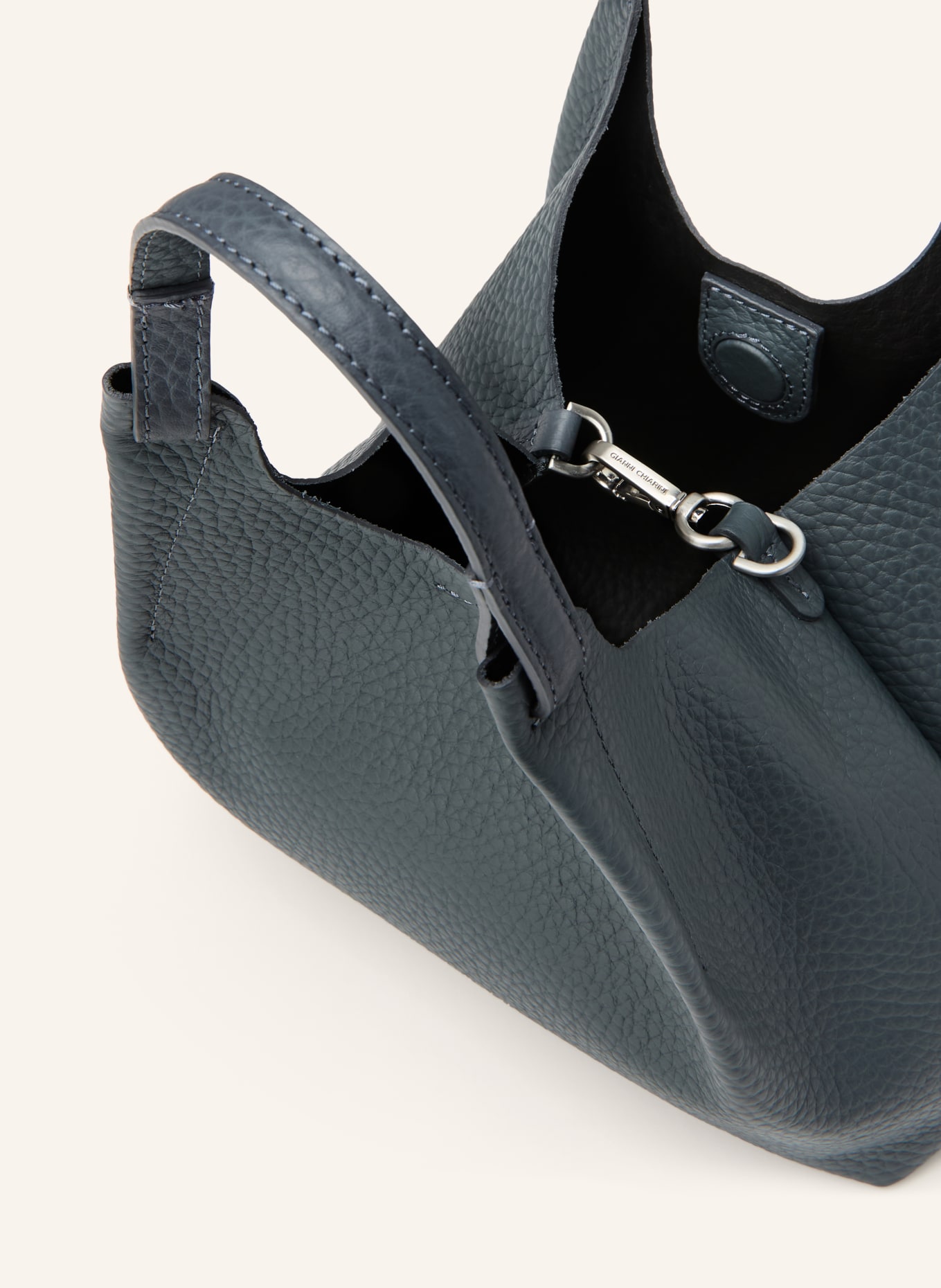 GIANNI CHIARINI Handtasche DUA MEDIUM mit Pouch: DUNKELGRAU / SILBER