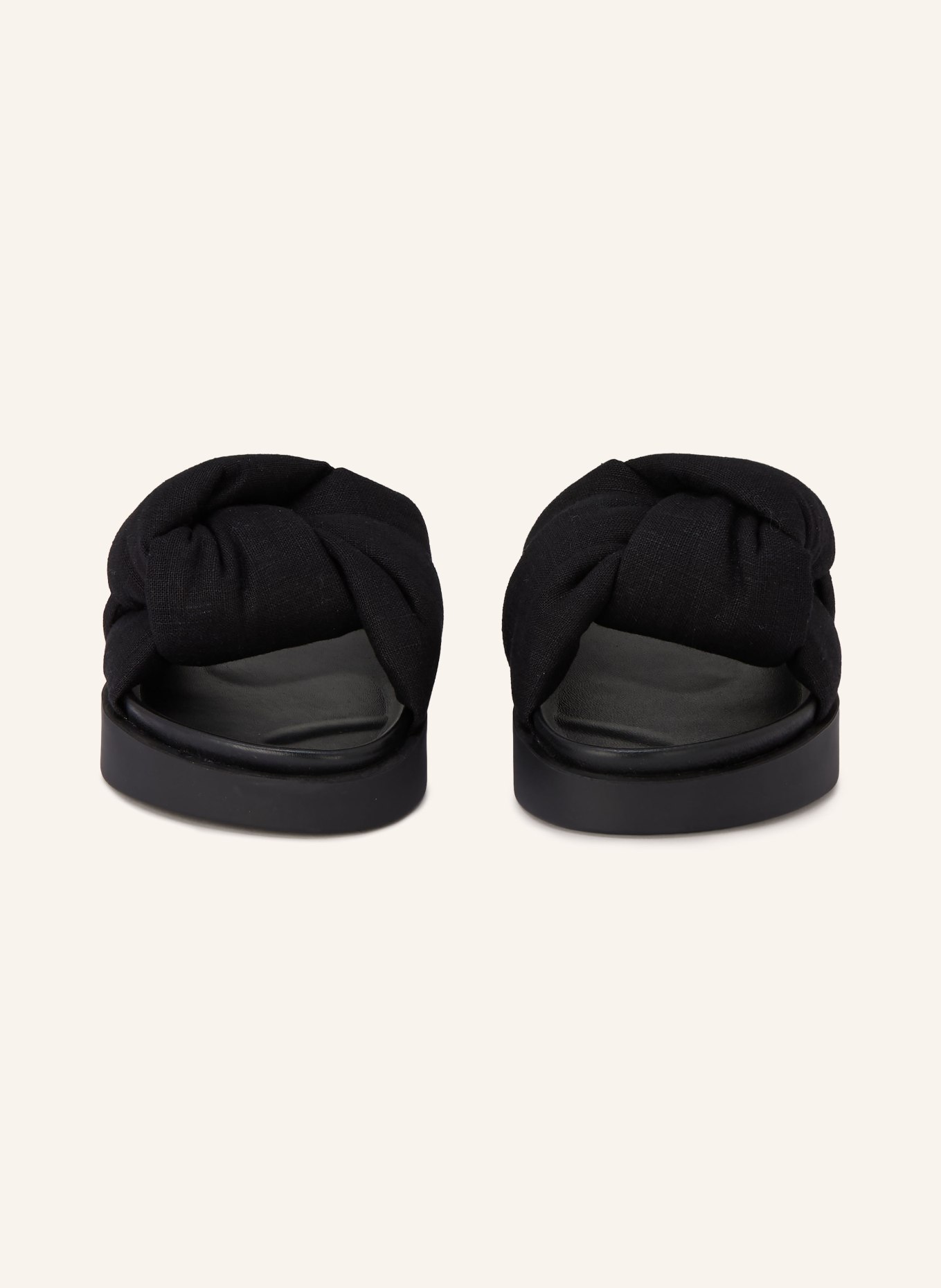 INUIKII Slides: BLACK