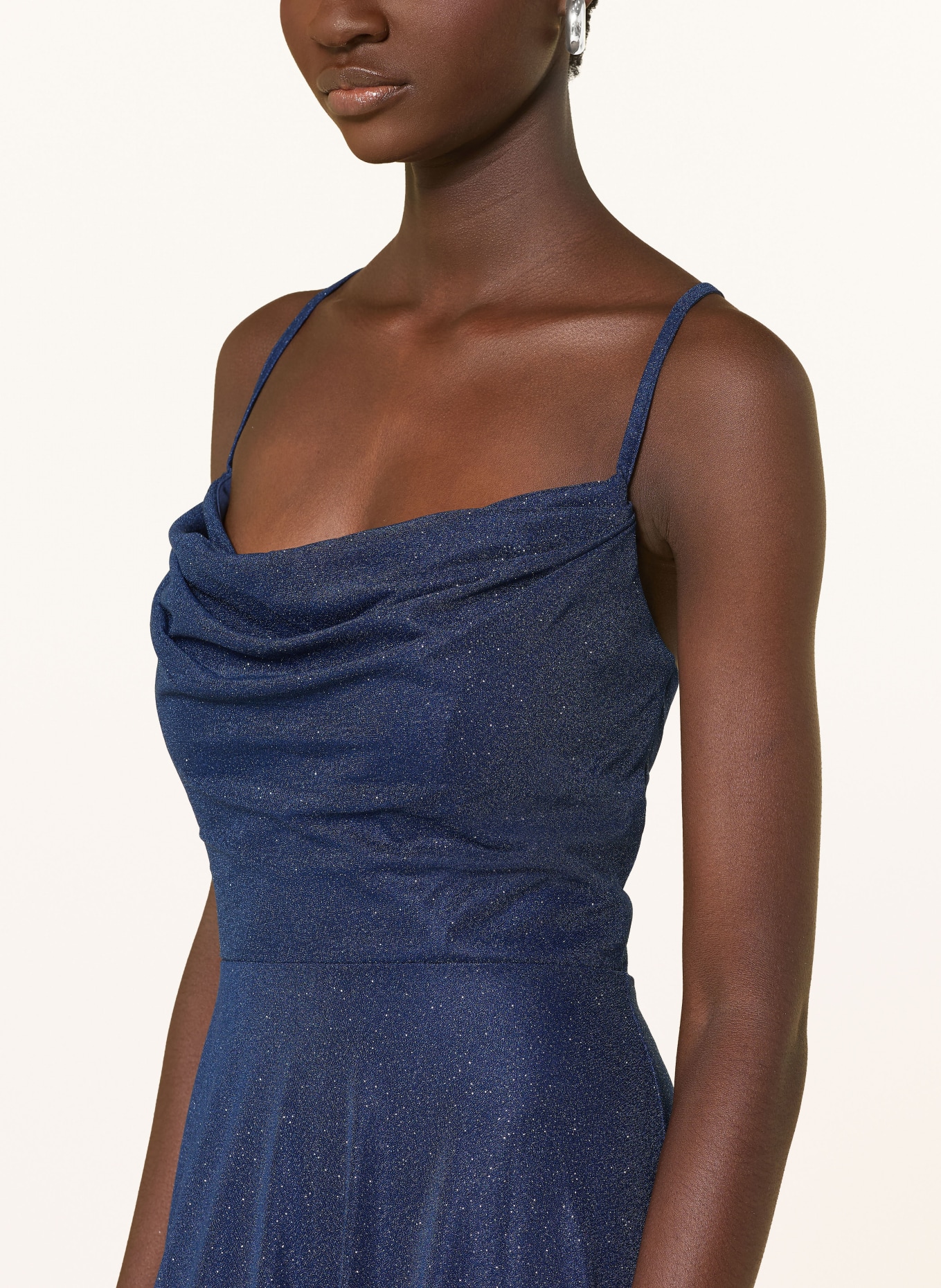 Suddenly Princess Večerní šaty s třpytivou přízí a průstřihem: TMAVĚ MODRÁ