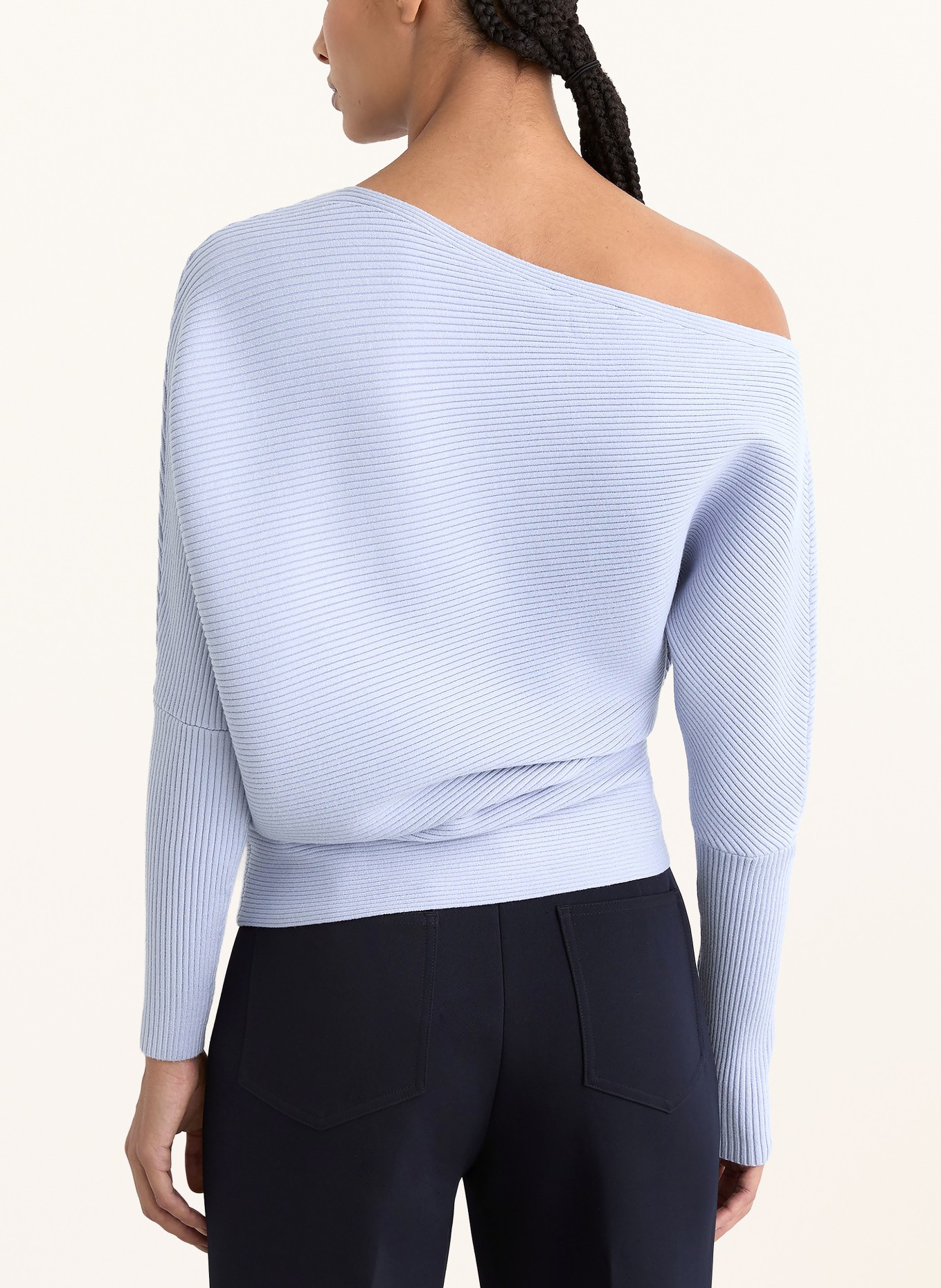 REISS Svetr LORNA: TMAVĚ MODRÁ