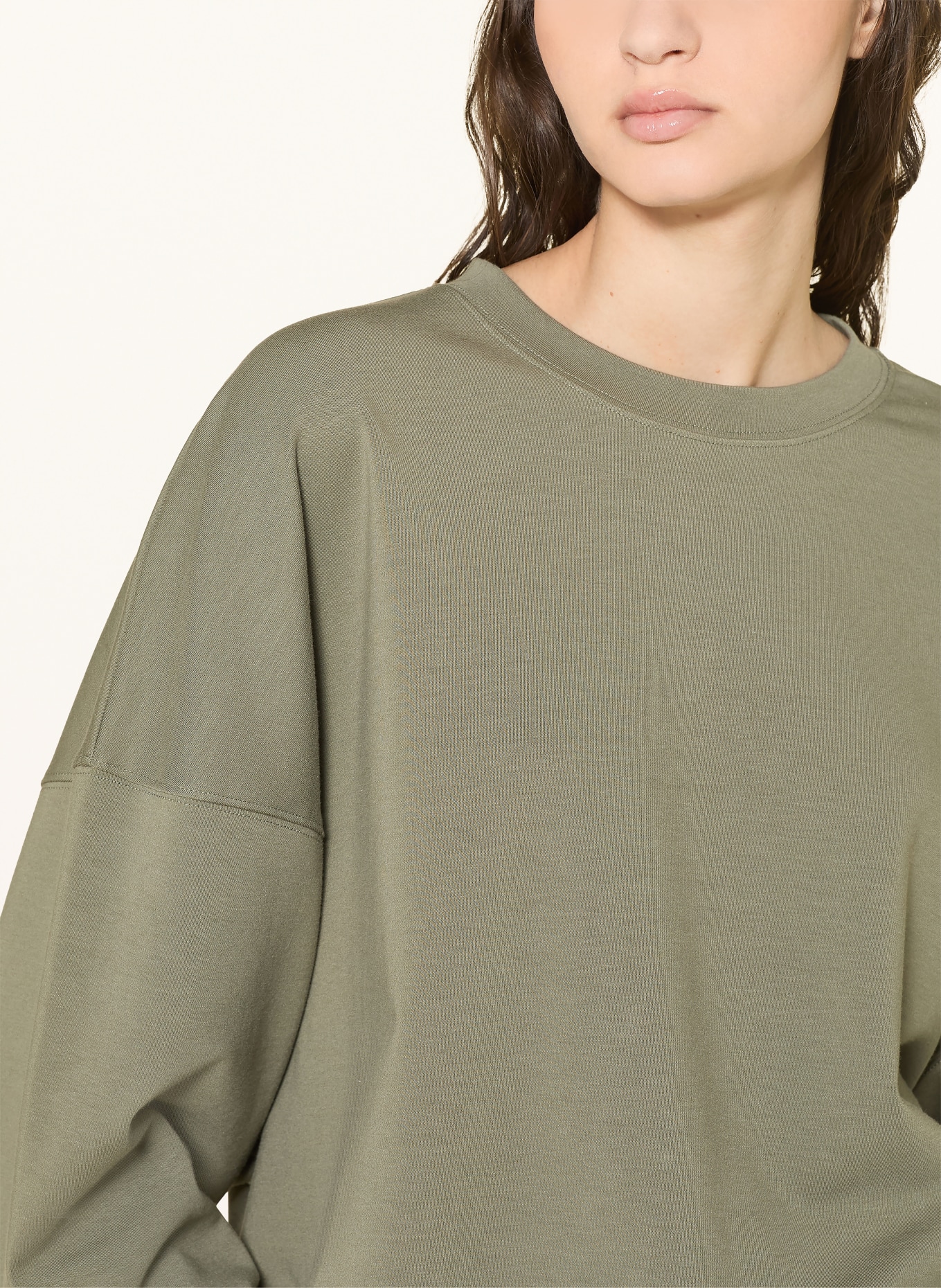 Juvia Sweatshirt ELIA: OLIV