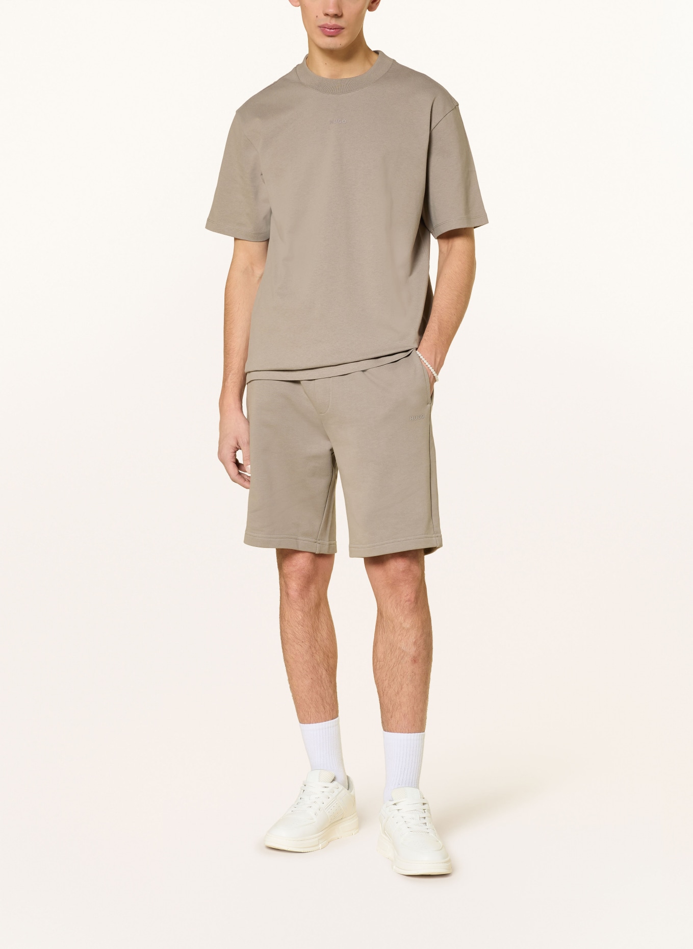 HUGO Sweatshorts DAYONO: TAUPE