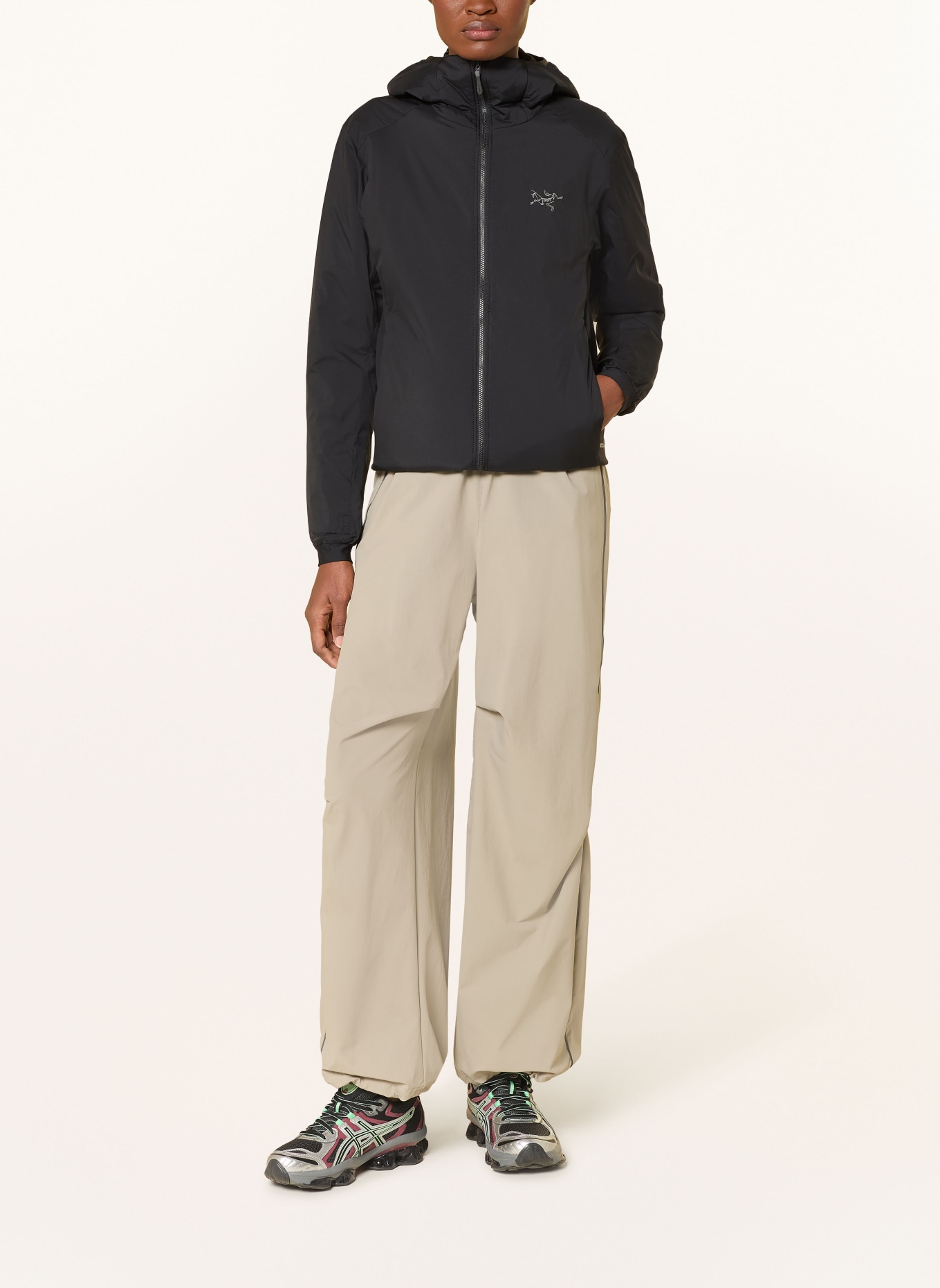 ARC'TERYX Funktionsjacke ATOM HOODY: SCHWARZ