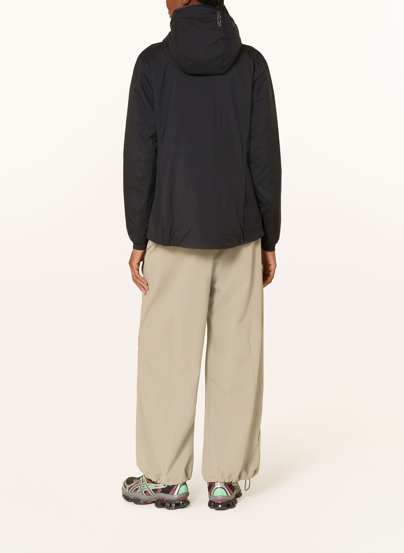 ARC'TERYX Funktionsjacke ATOM HOODY: SCHWARZ