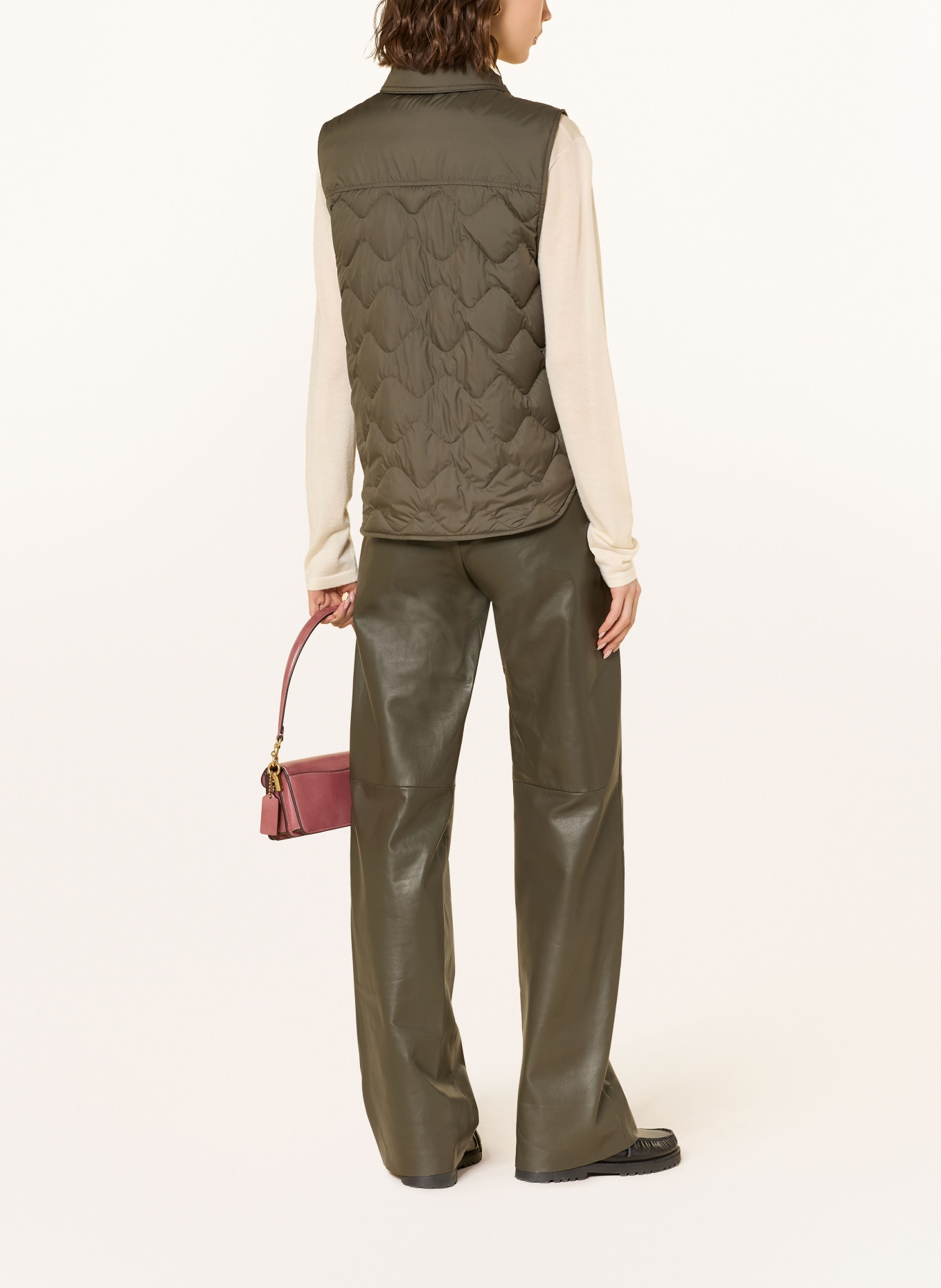 WOOLRICH Péřová vesta HERITAGE: BÉŽOVÁ / RŮŽOVÁ / KHAKI