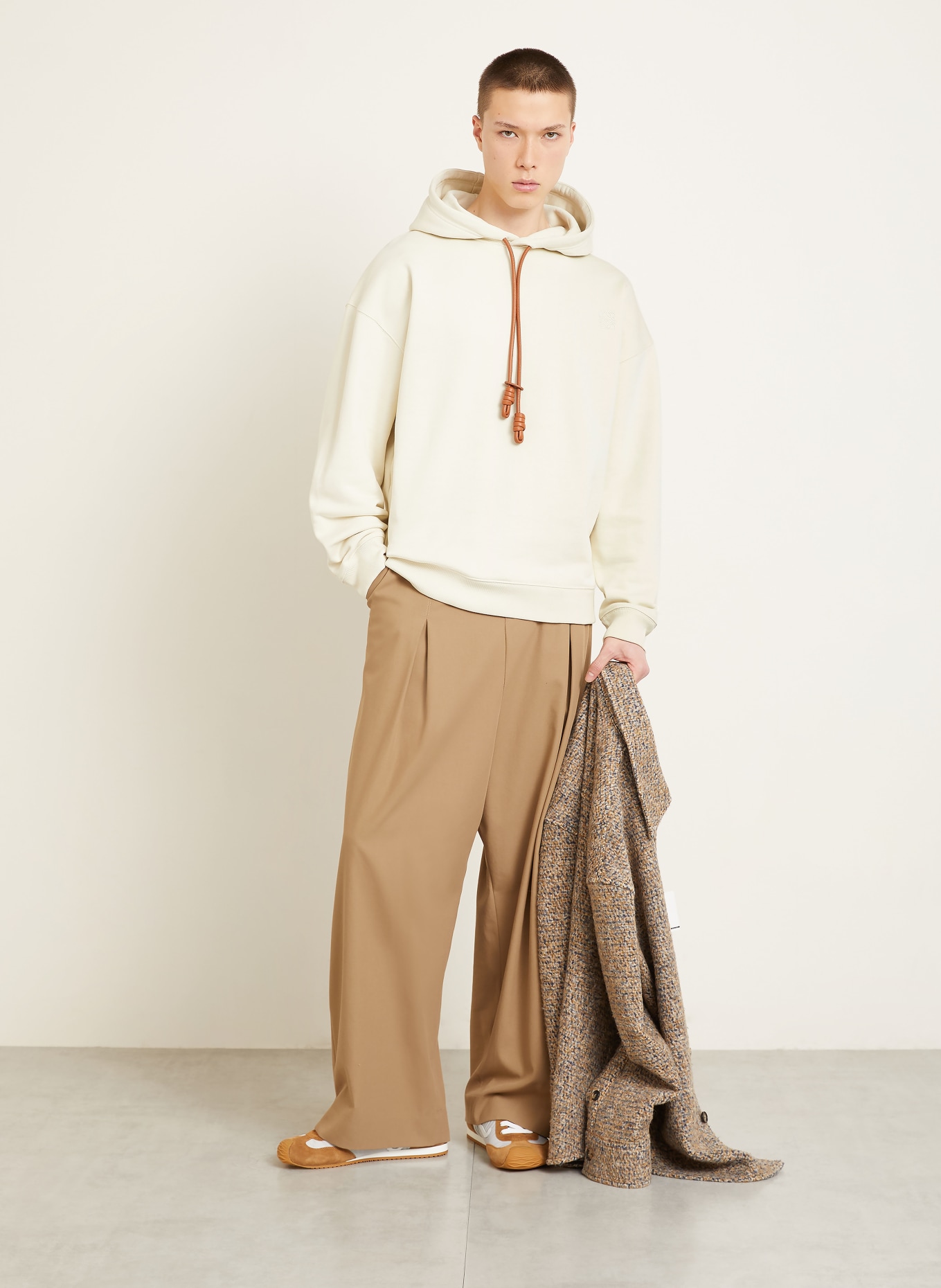LOEWE Hoodie: BEIGE