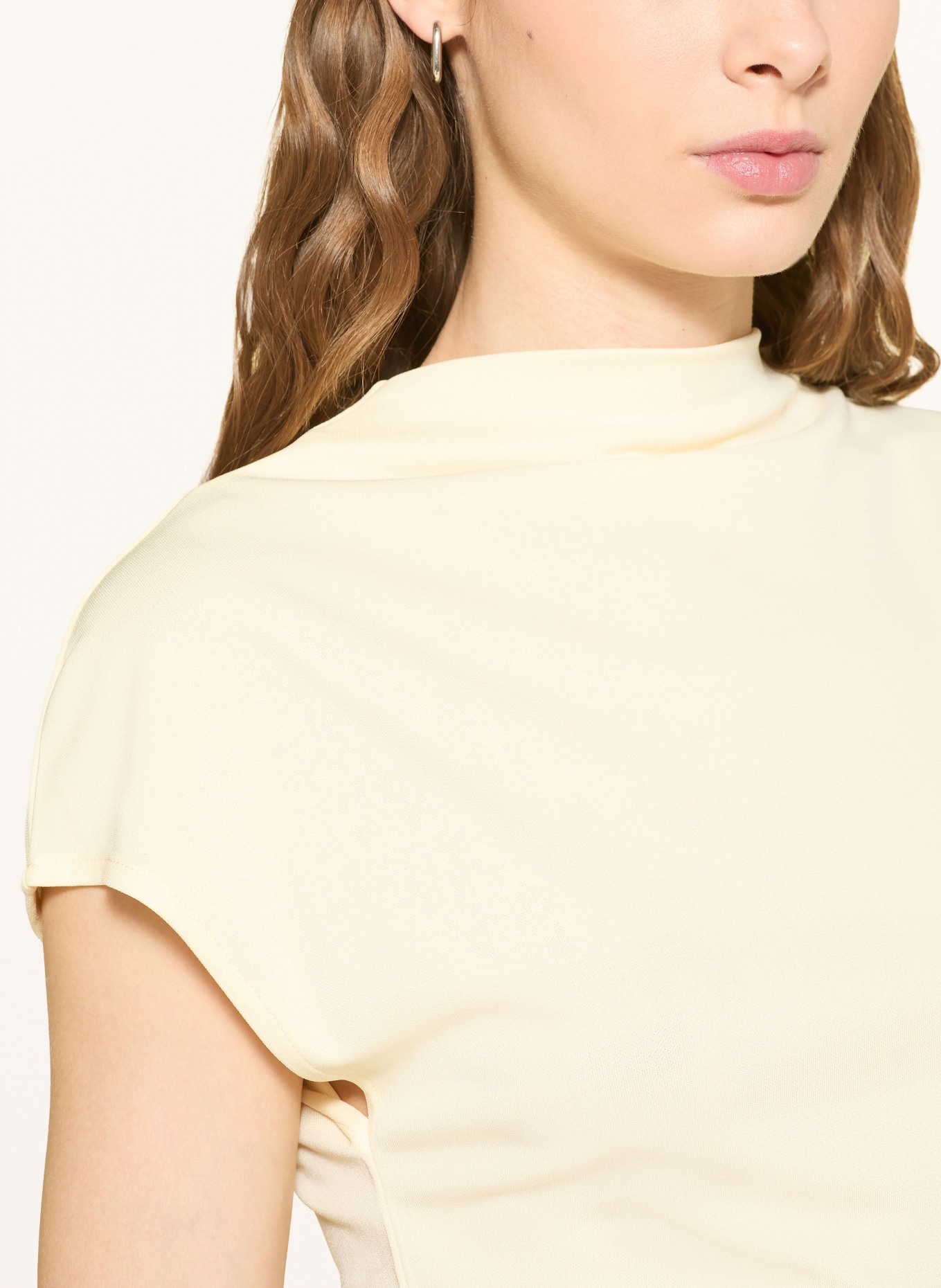 TIGER OF SWEDEN Tričko ALITTA: TMAVĚ ŽLUTÁ