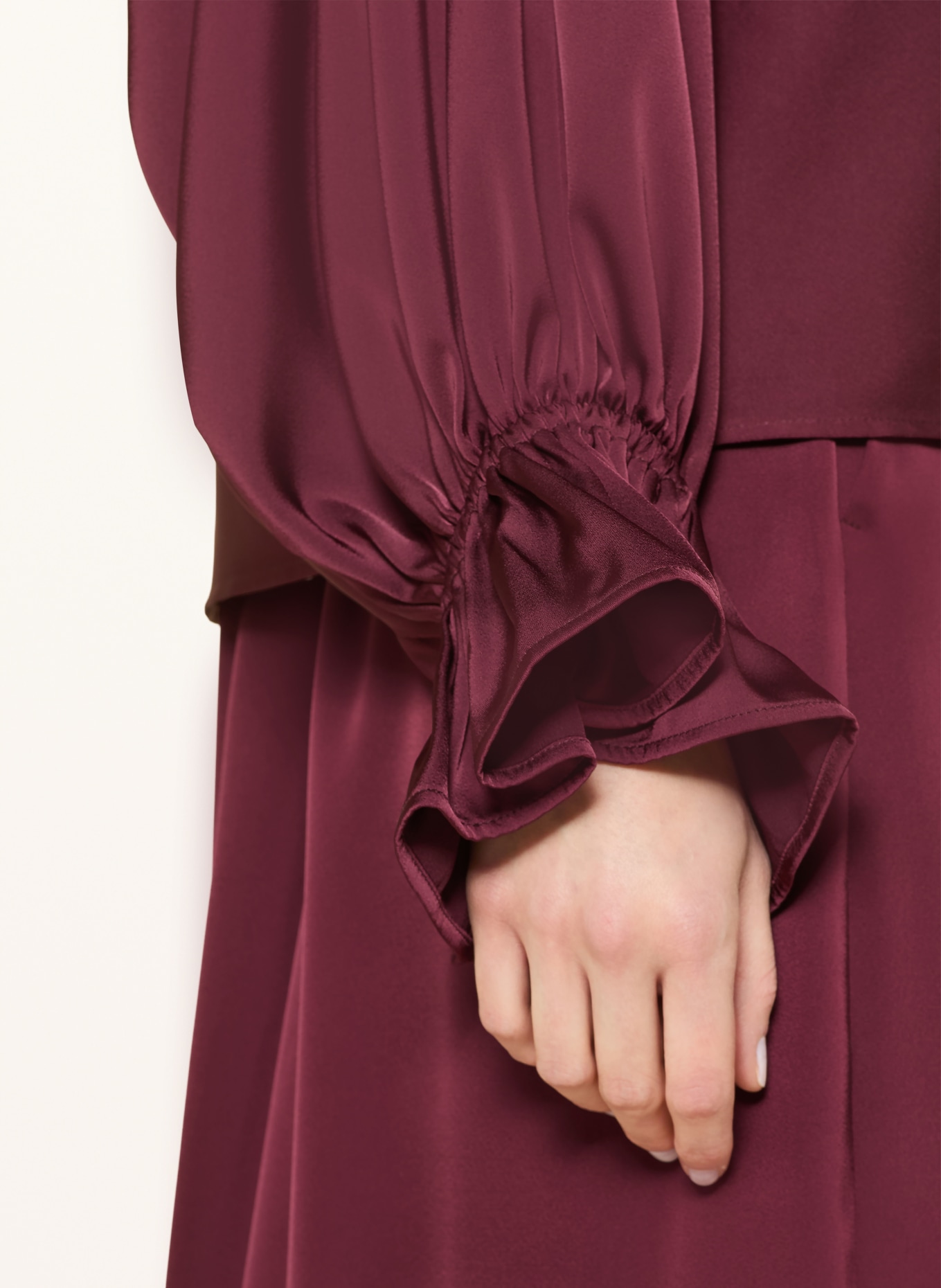 V by Vera Mont Blusenshirt aus Satin mit Volants: DUNKELROT