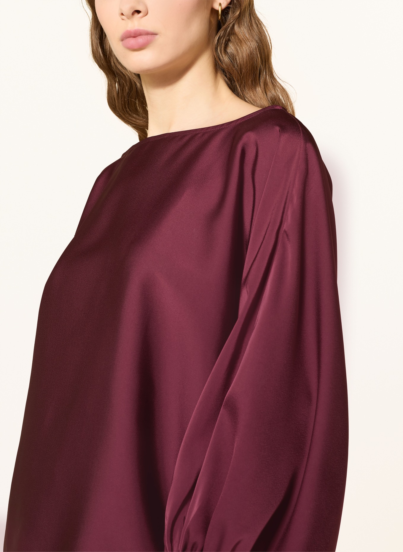 V by Vera Mont Blusenshirt aus Satin mit Volants: DUNKELROT