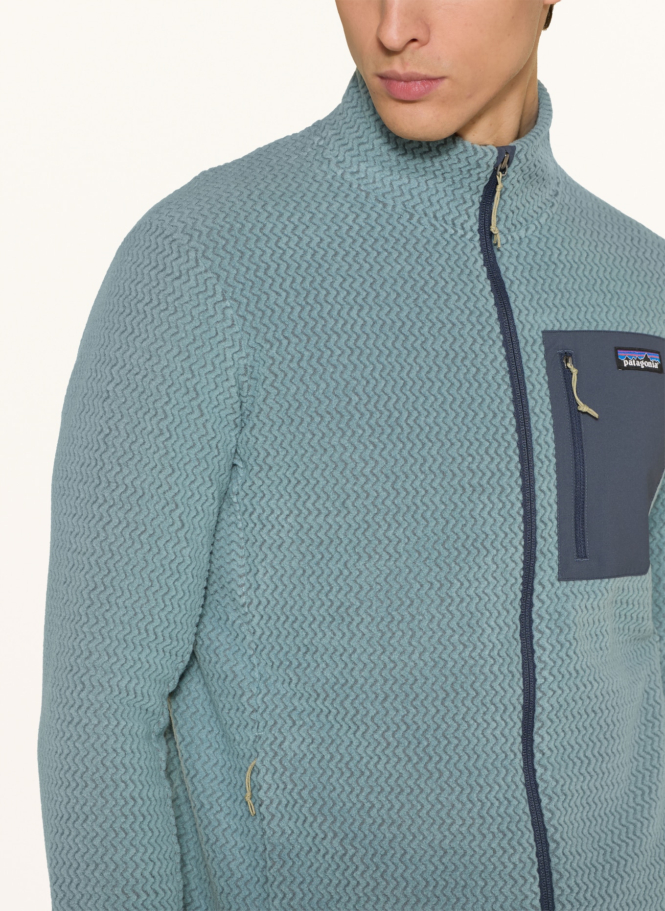 patagonia Fleecová bunda R1 AIR: TMAVĚ MODRÁ