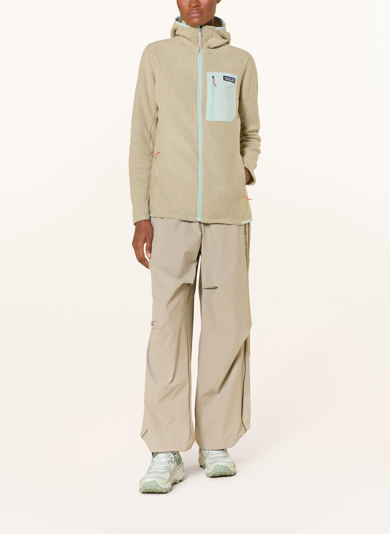 patagonia Fleecová bunda R1® AIR: SVĚTLE ZELENÁ