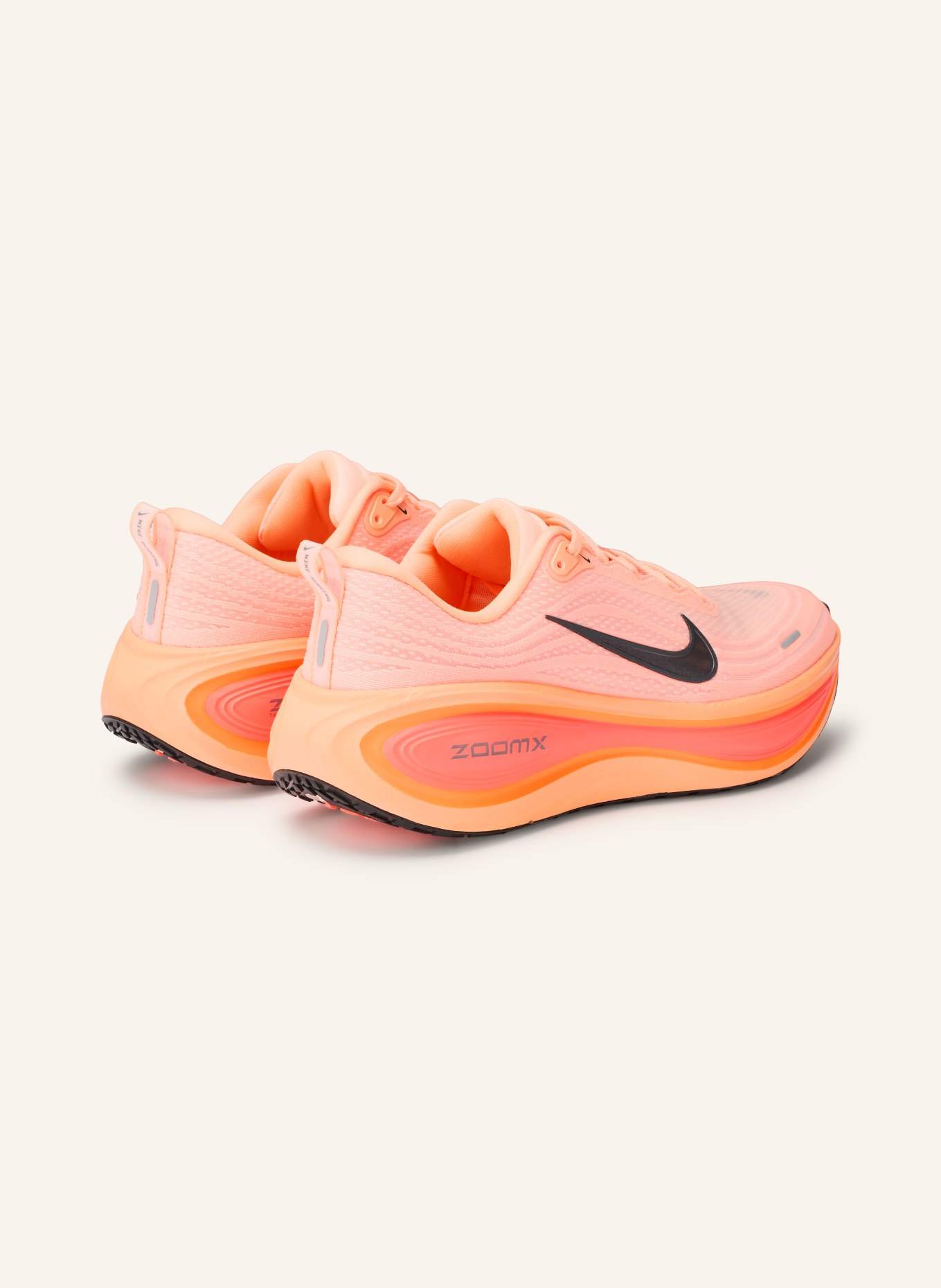 Nike VOMERO PLUS running shoes: NEON ORANGE