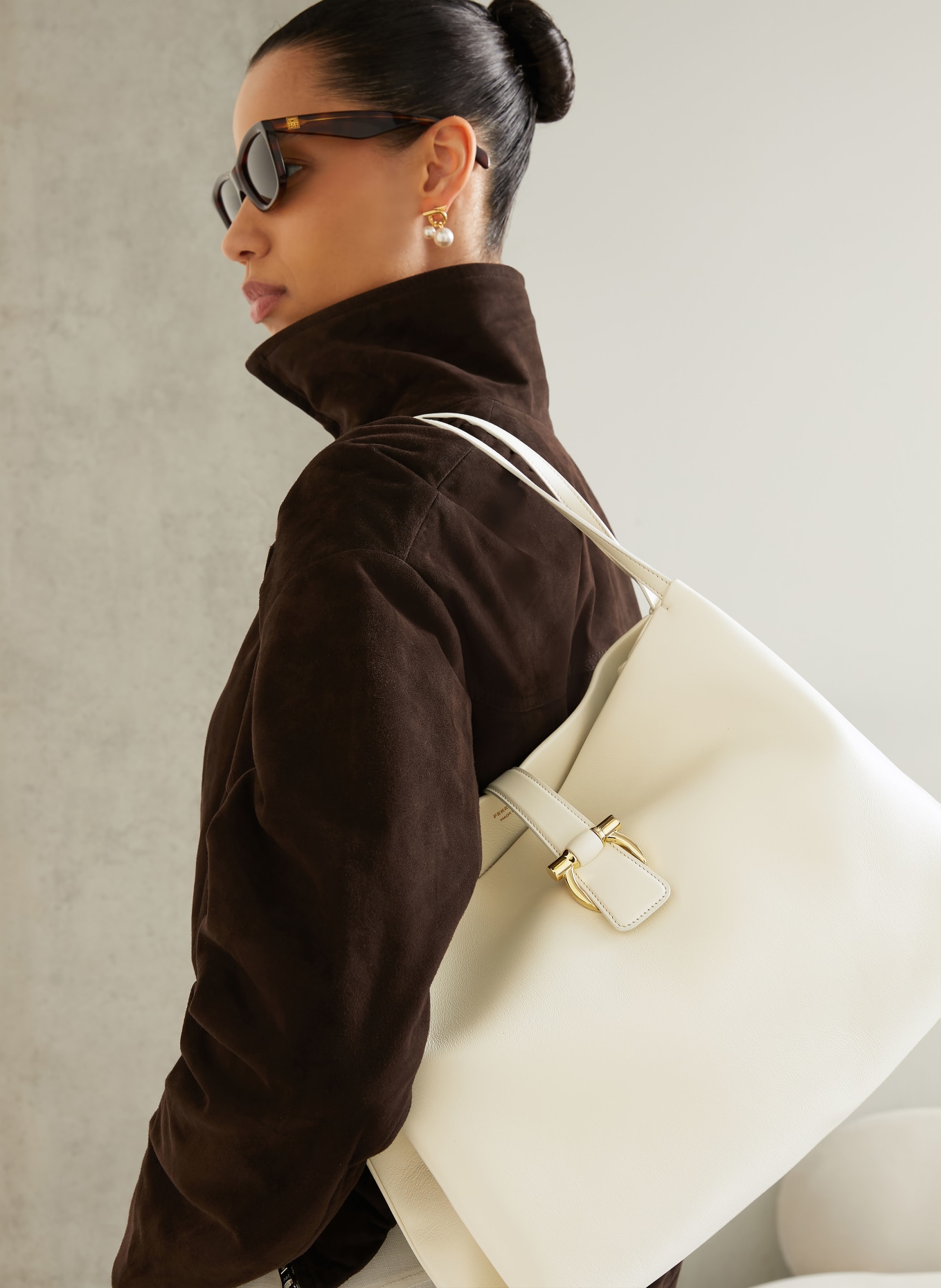 FERRAGAMO sac à provisions: CRÈME