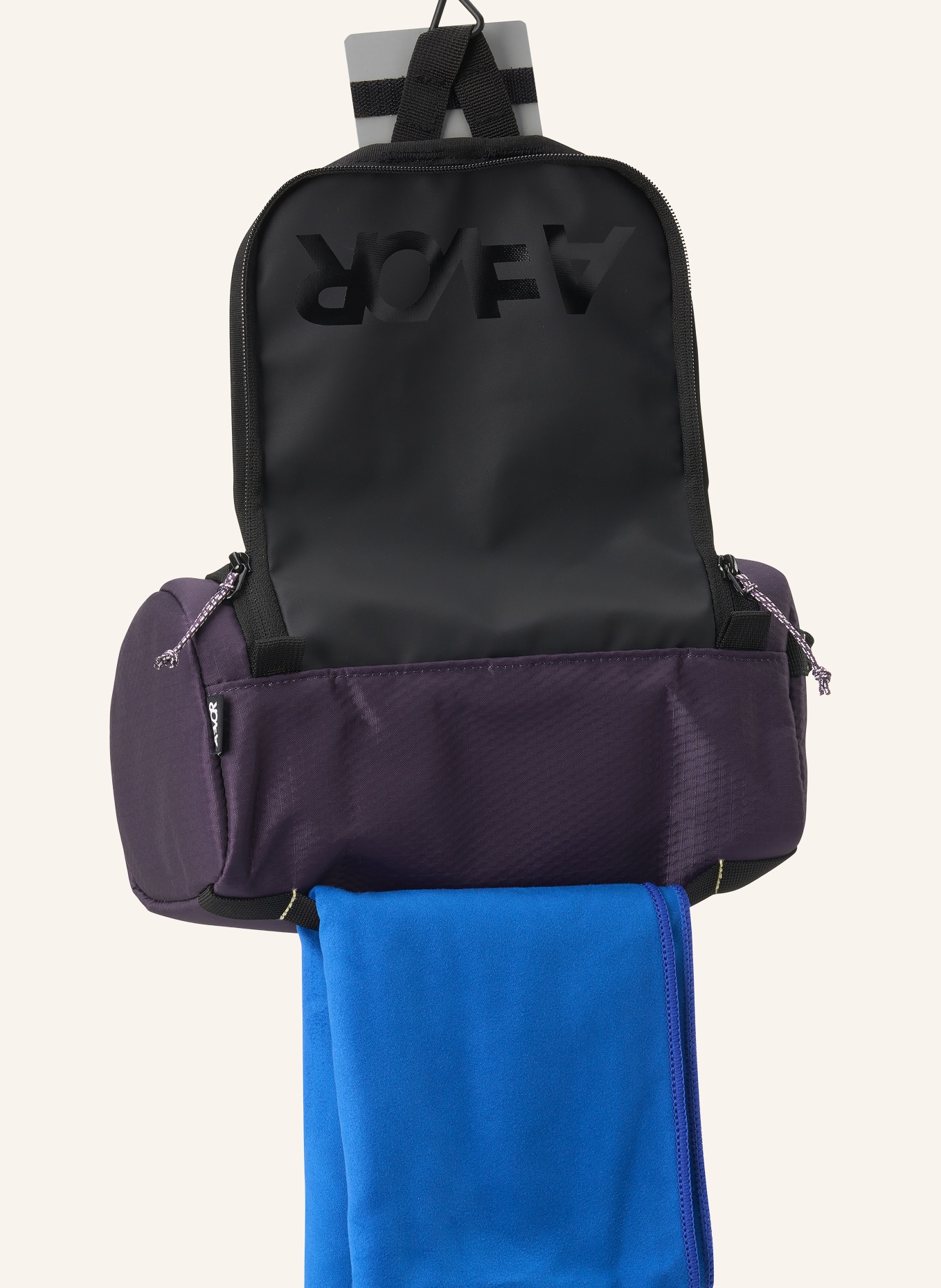 AEVOR Toiletry bag: BLACK