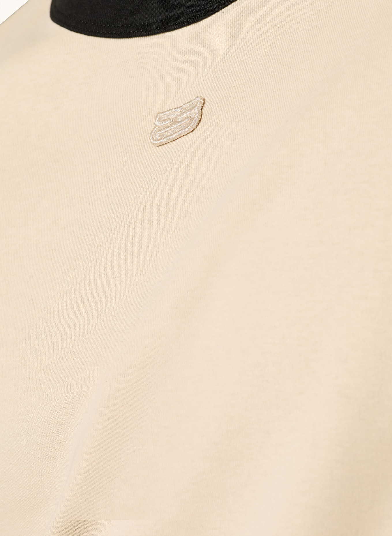 SANDRO T-Shirt: BEIGE / SCHWARZ