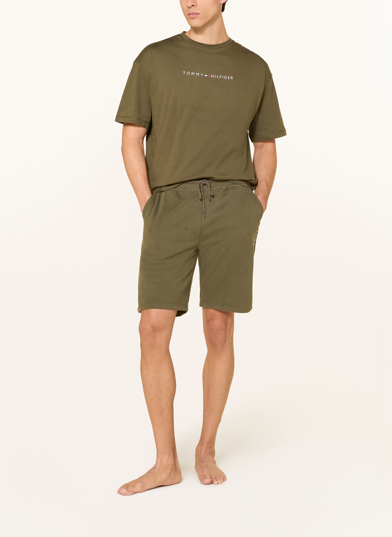TOMMY HILFIGER Pohodlné domácí šortky z mikinové látky: OLIVOVÁ
