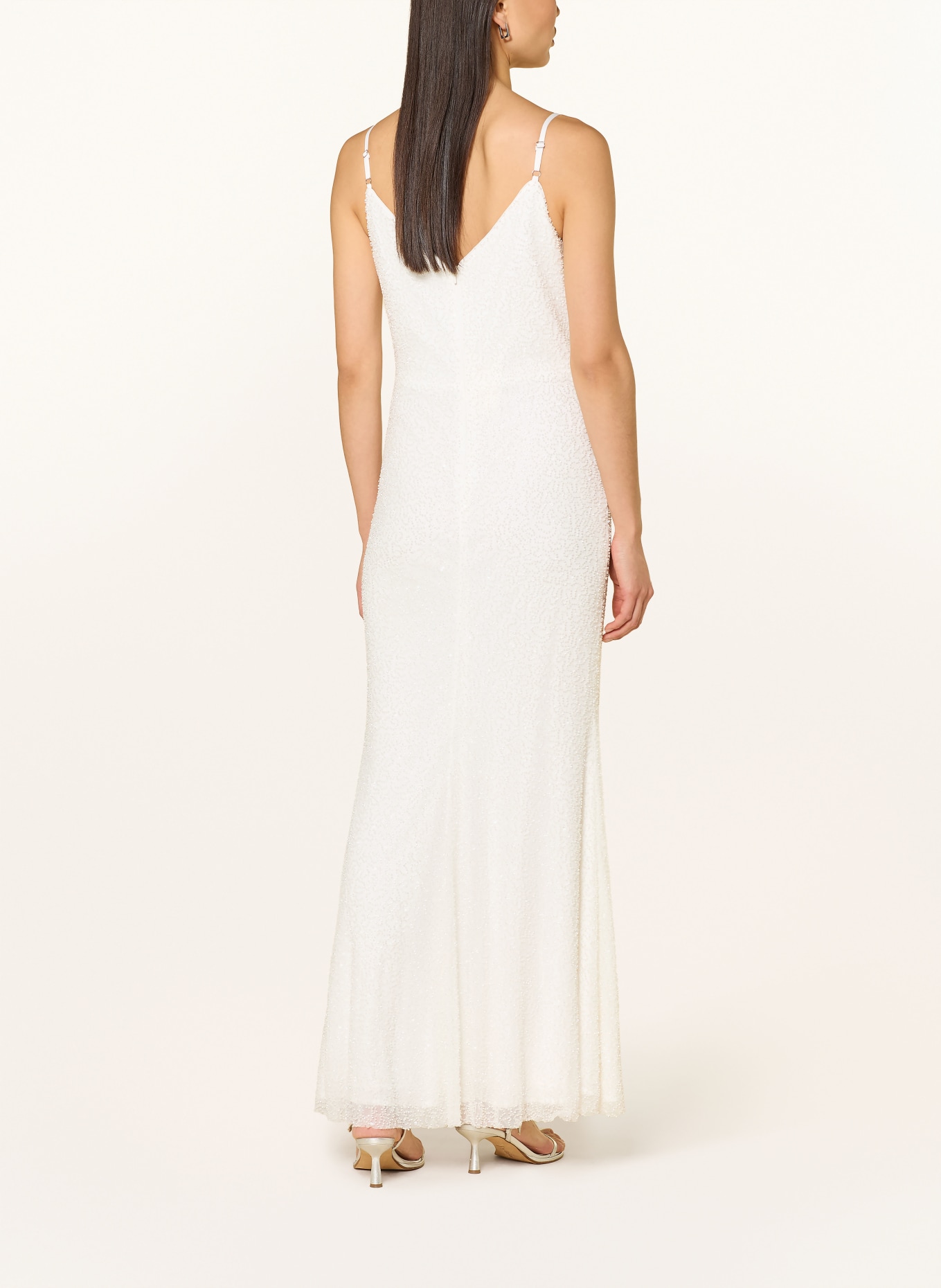 APART Večerní šaty s ozdobnými perličkami: KRÉMOVÁ