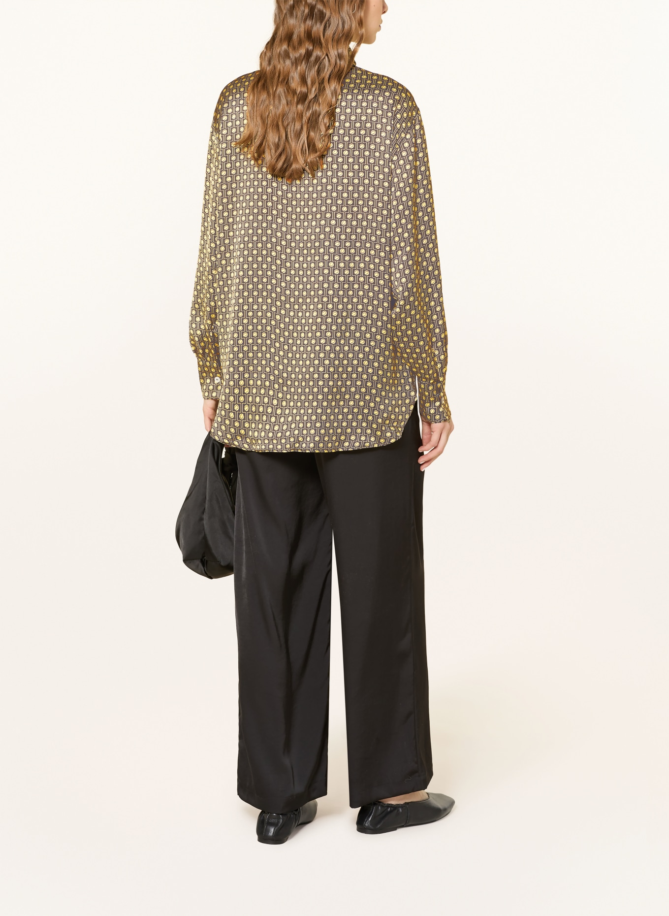 LACOSTE Satinová košile: ČERNÁ / ŽLUTÁ