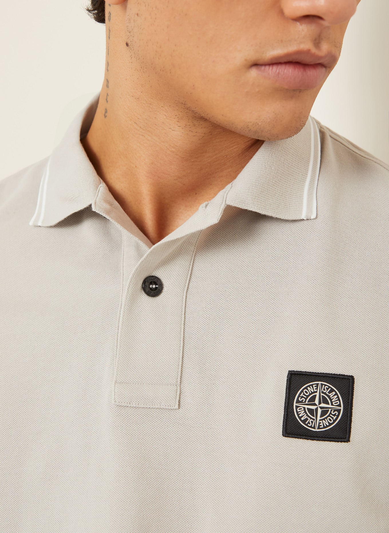 STONE ISLAND Piqué-Poloshirt: HELLGRAU / WEISS