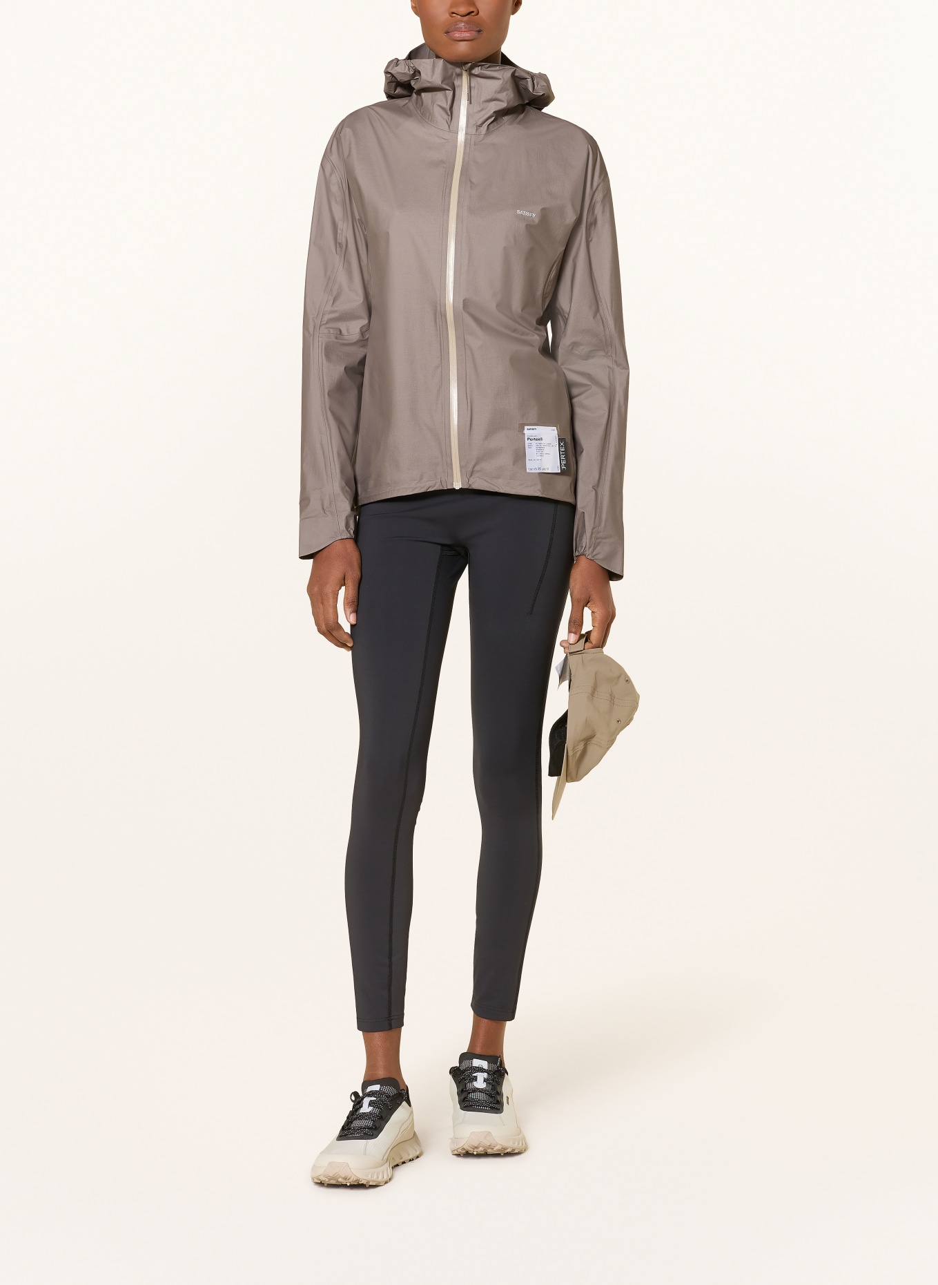 SATISFY Hardloopjack PERTEX 3L RAIN: TAUPE