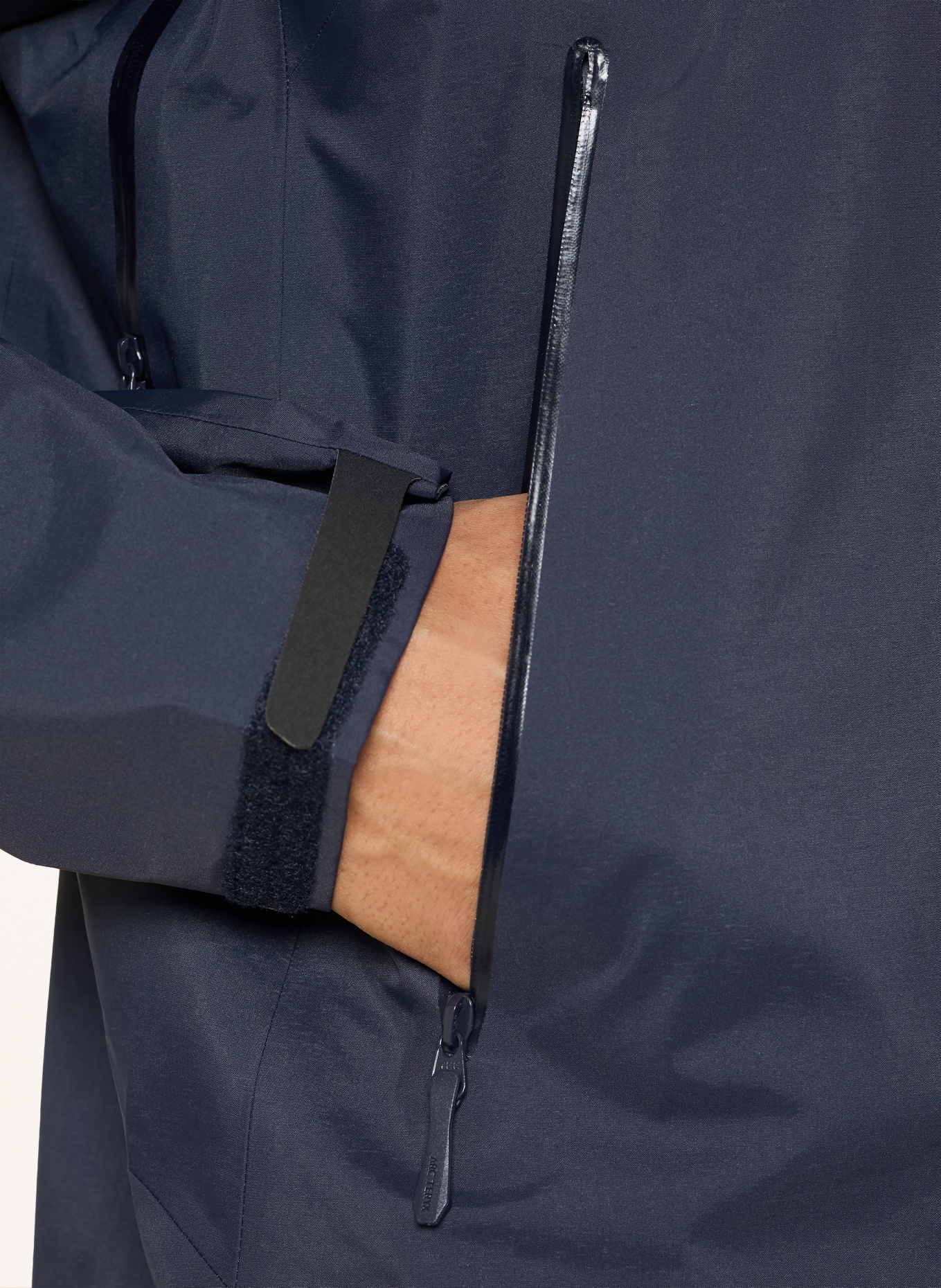 ARC'TERYX BETA SL hardshell jacket: DARK BLUE