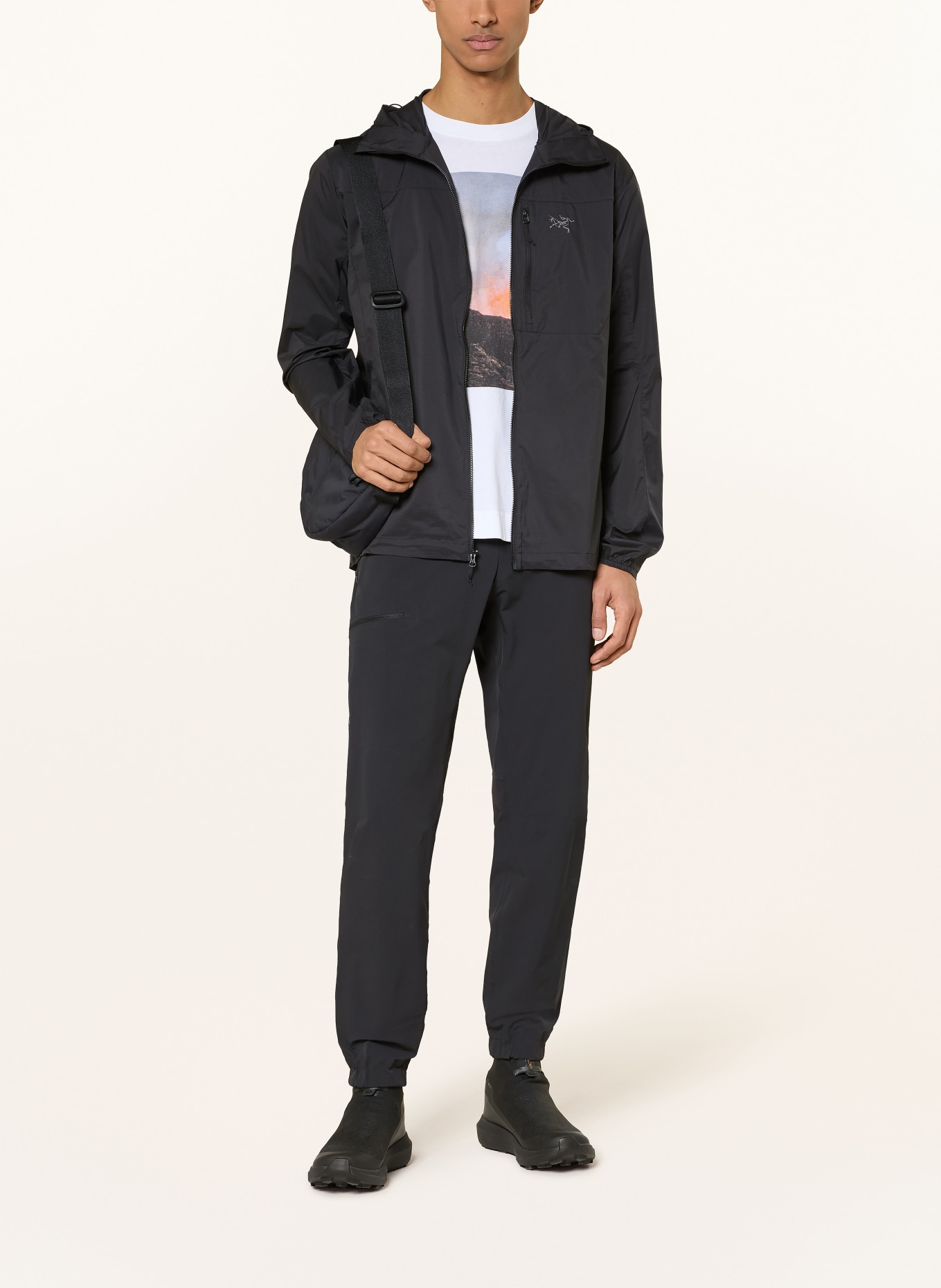 ARC'TERYX SQUAMISH HOODY functional jacket: BLACK