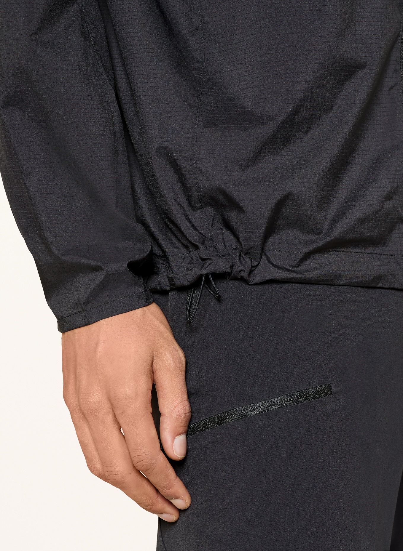 ARC'TERYX SQUAMISH HOODY functional jacket: BLACK