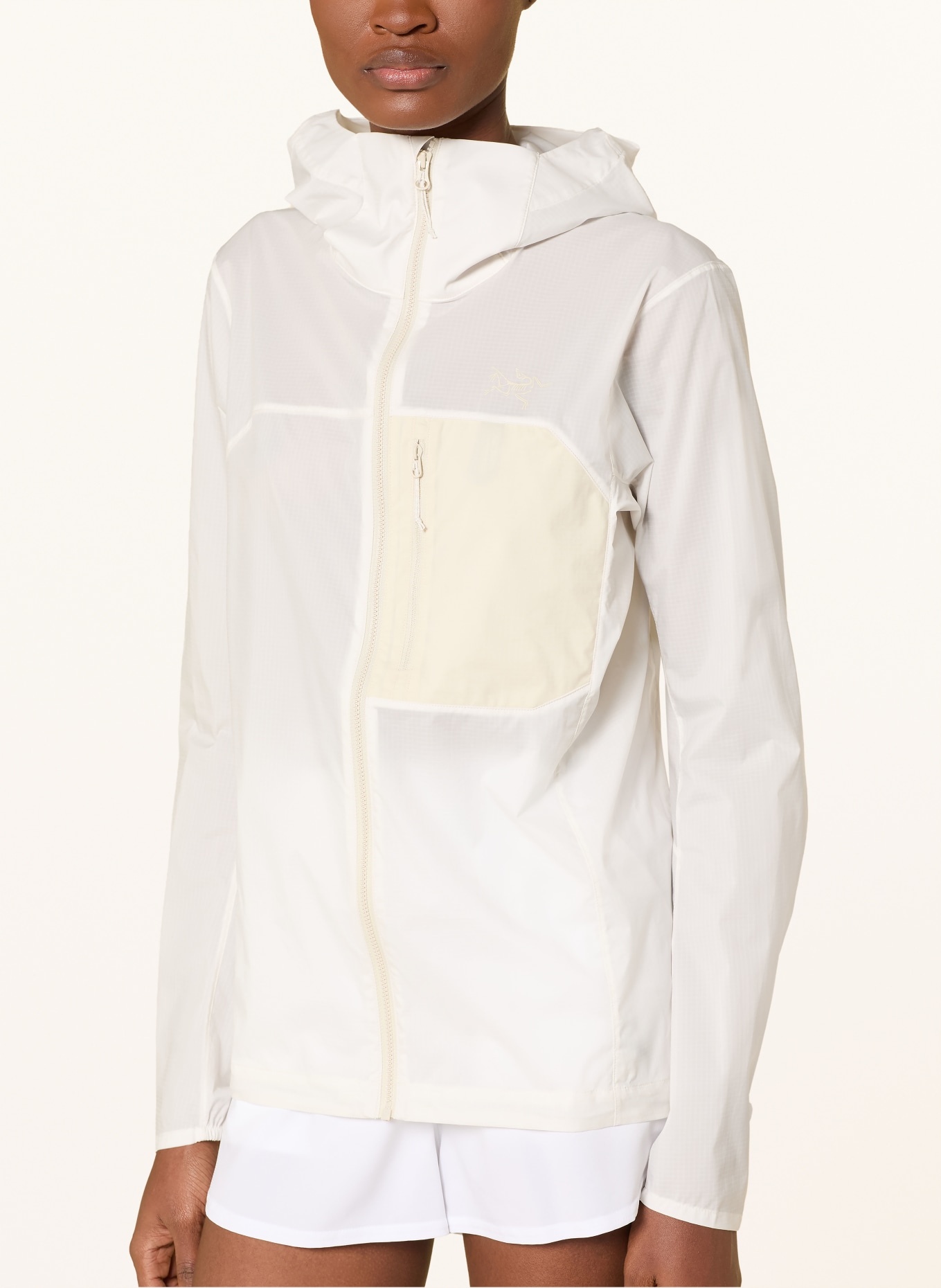 ARC'TERYX Coupe-vent SQUAMISH HOODY: BLANC / BEIGE