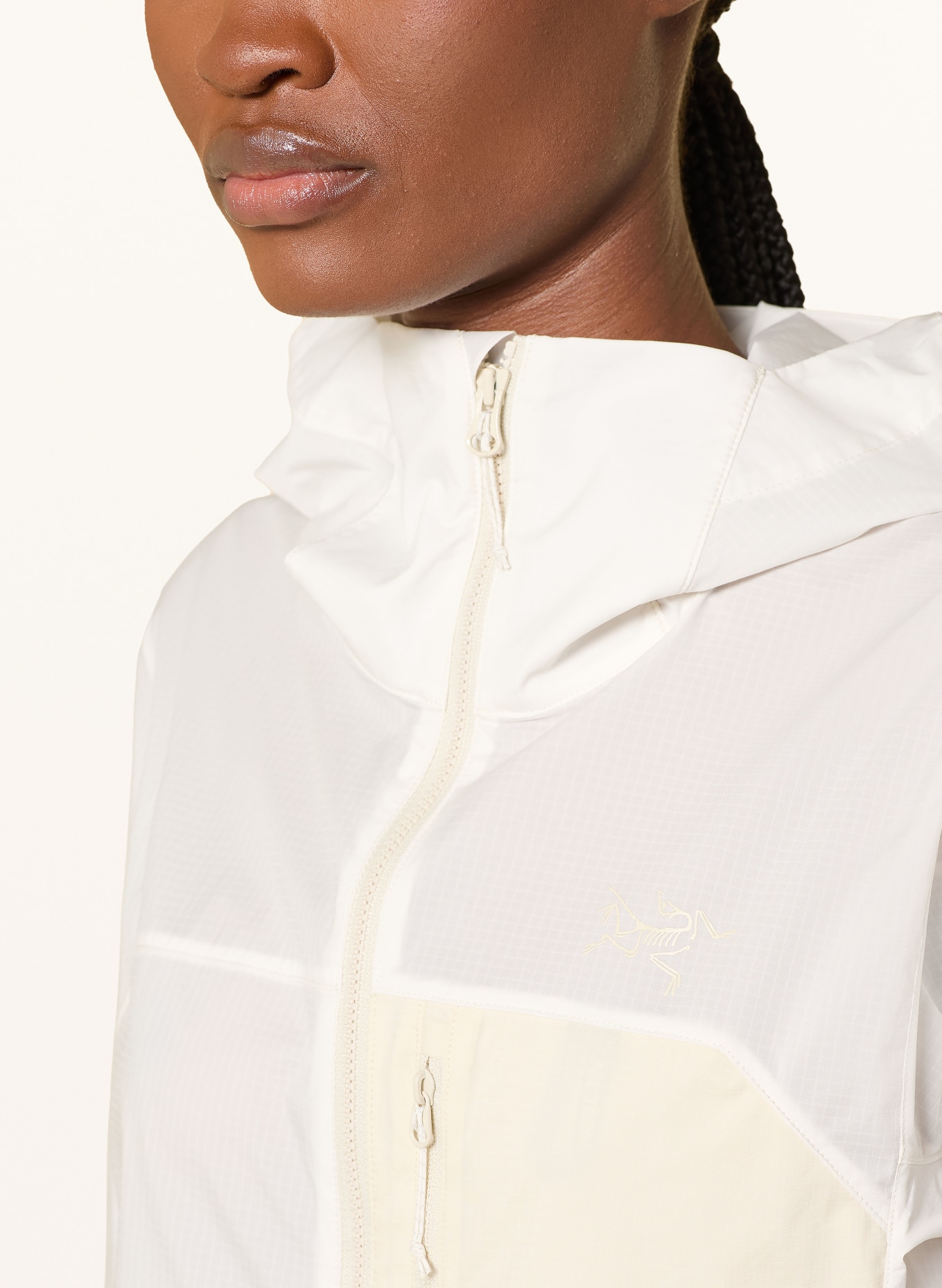 ARC'TERYX Coupe-vent SQUAMISH HOODY: BLANC / BEIGE
