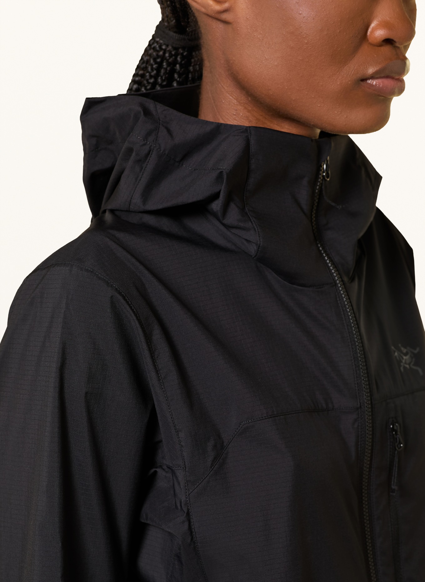 ARC'TERYX Coupe-vent SQUAMISH HOODY: NOIR