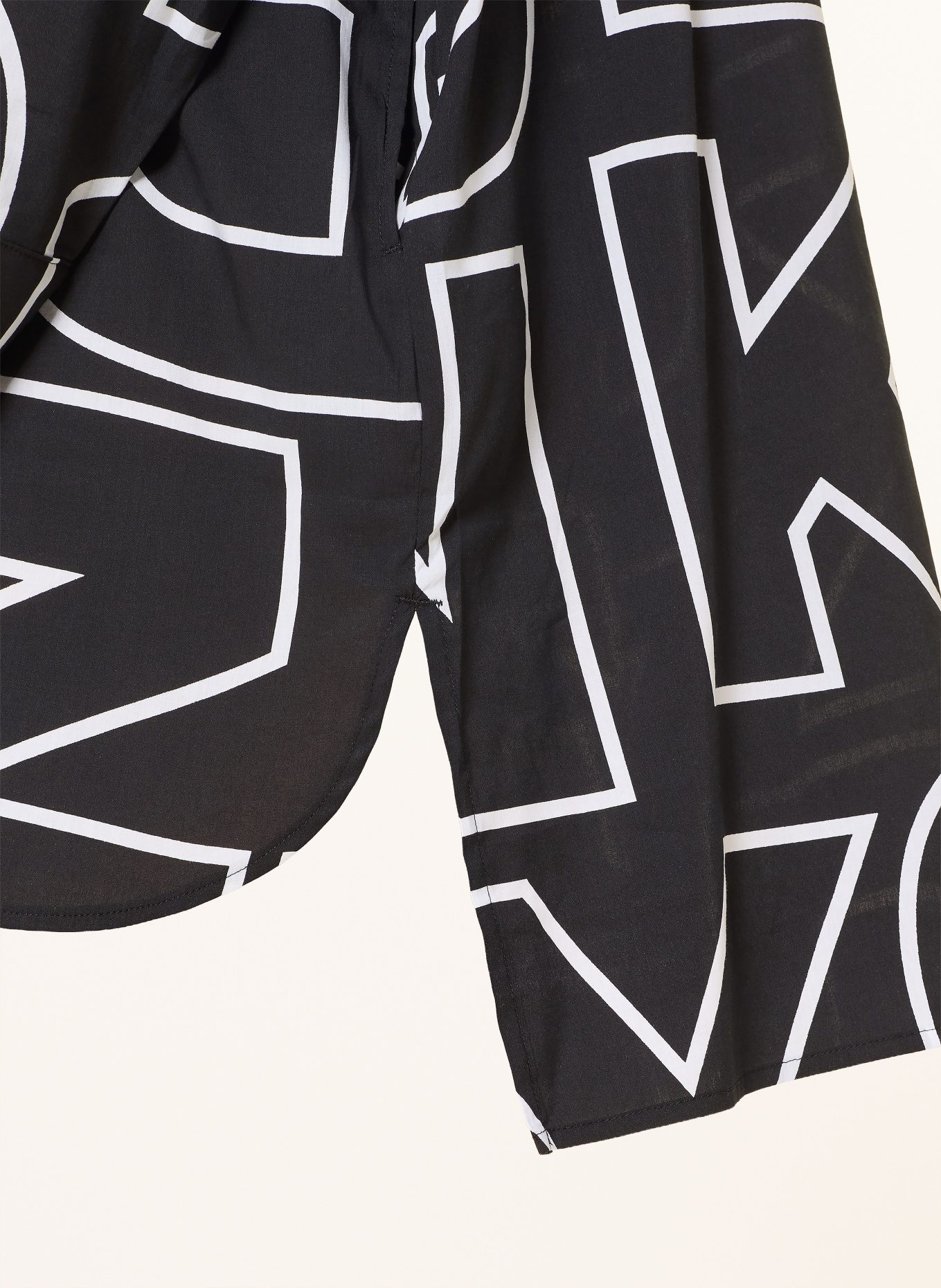 DKNY Koszulka nocna BOLD CITY STREETS: CZARNY / BIAŁY