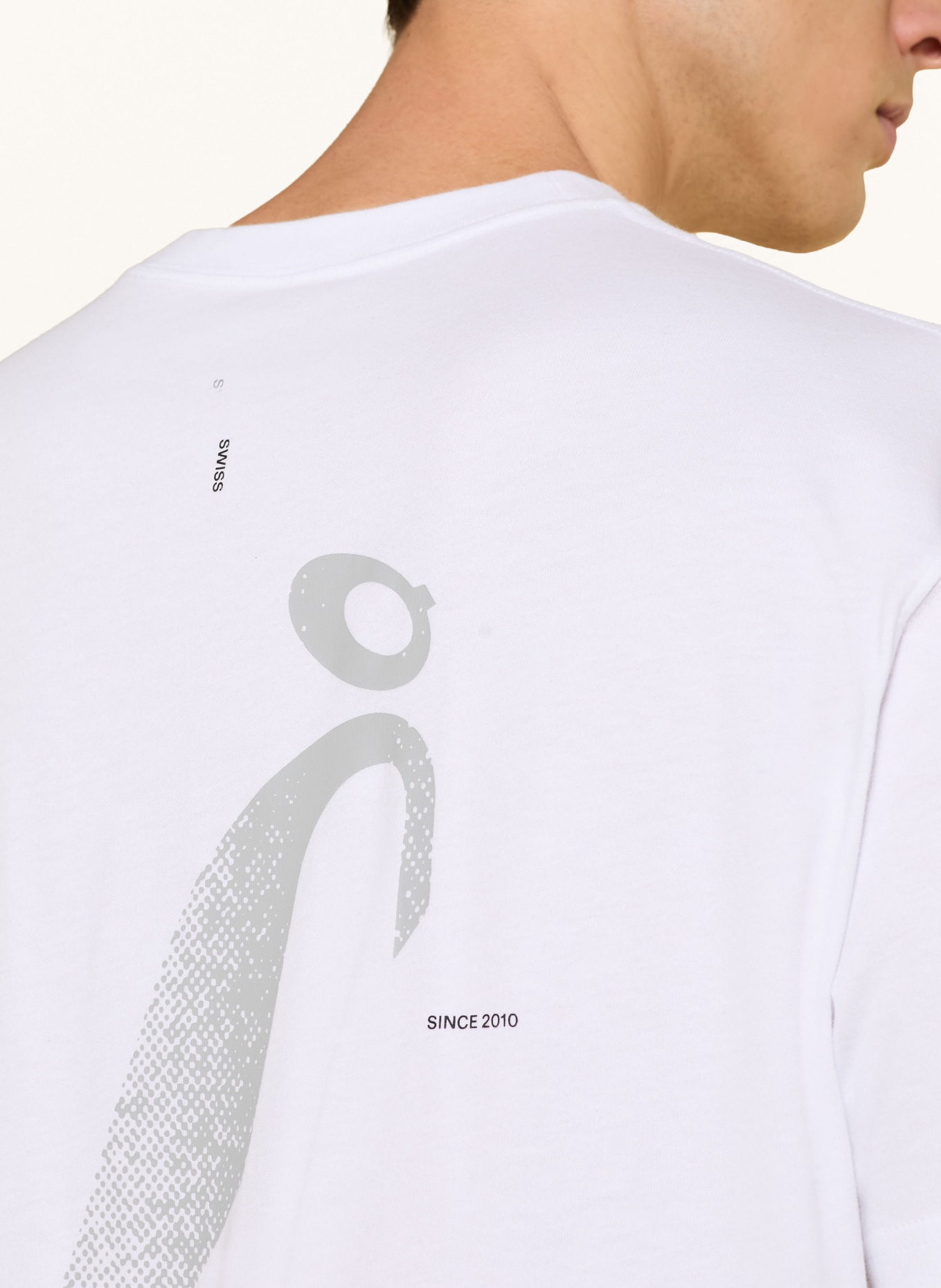 On Laufshirt CLUB-T RHYTHM: WEISS