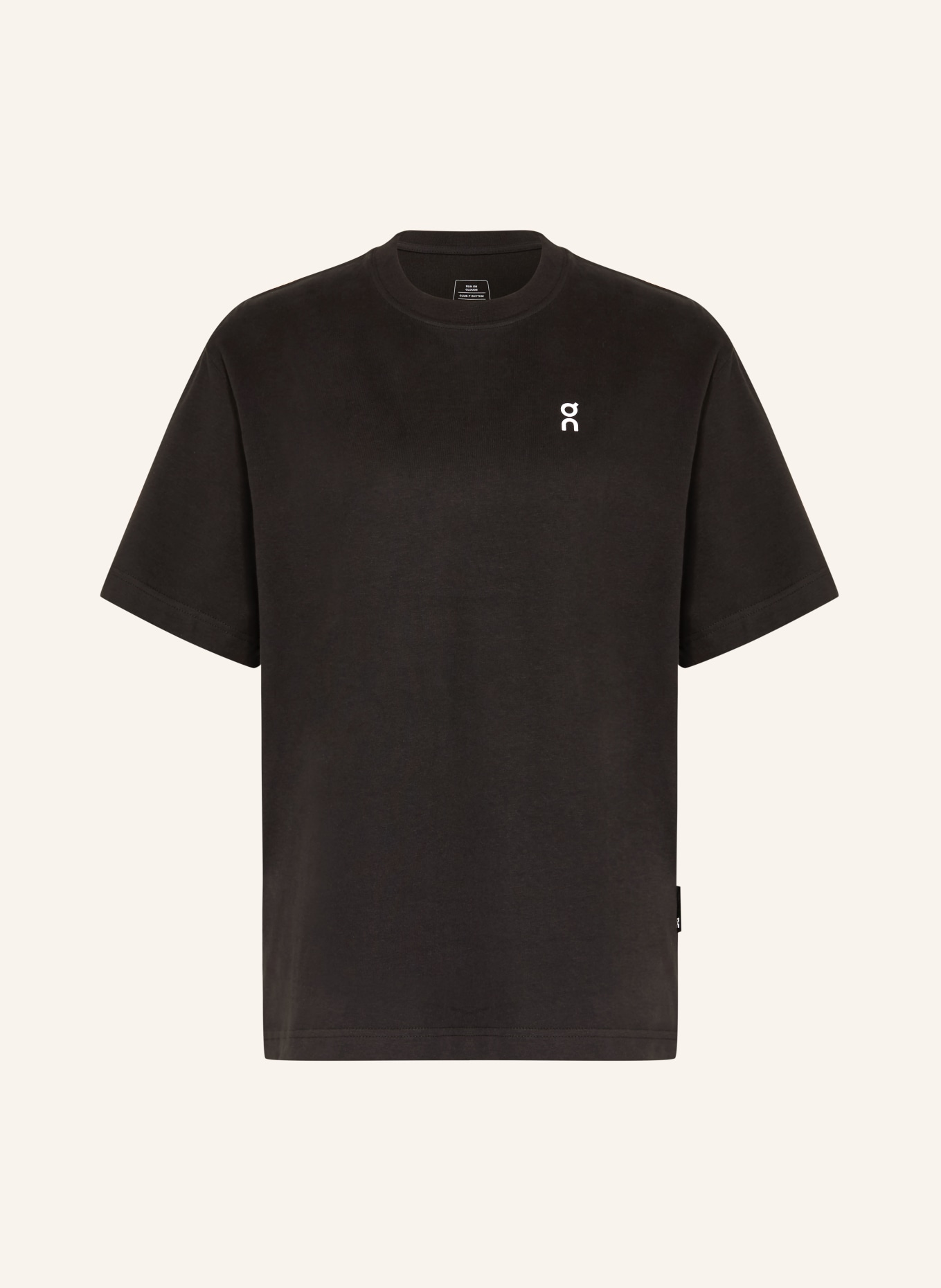 On CLUB T-RHYTHM T-shirt: BLACK / PURPLE