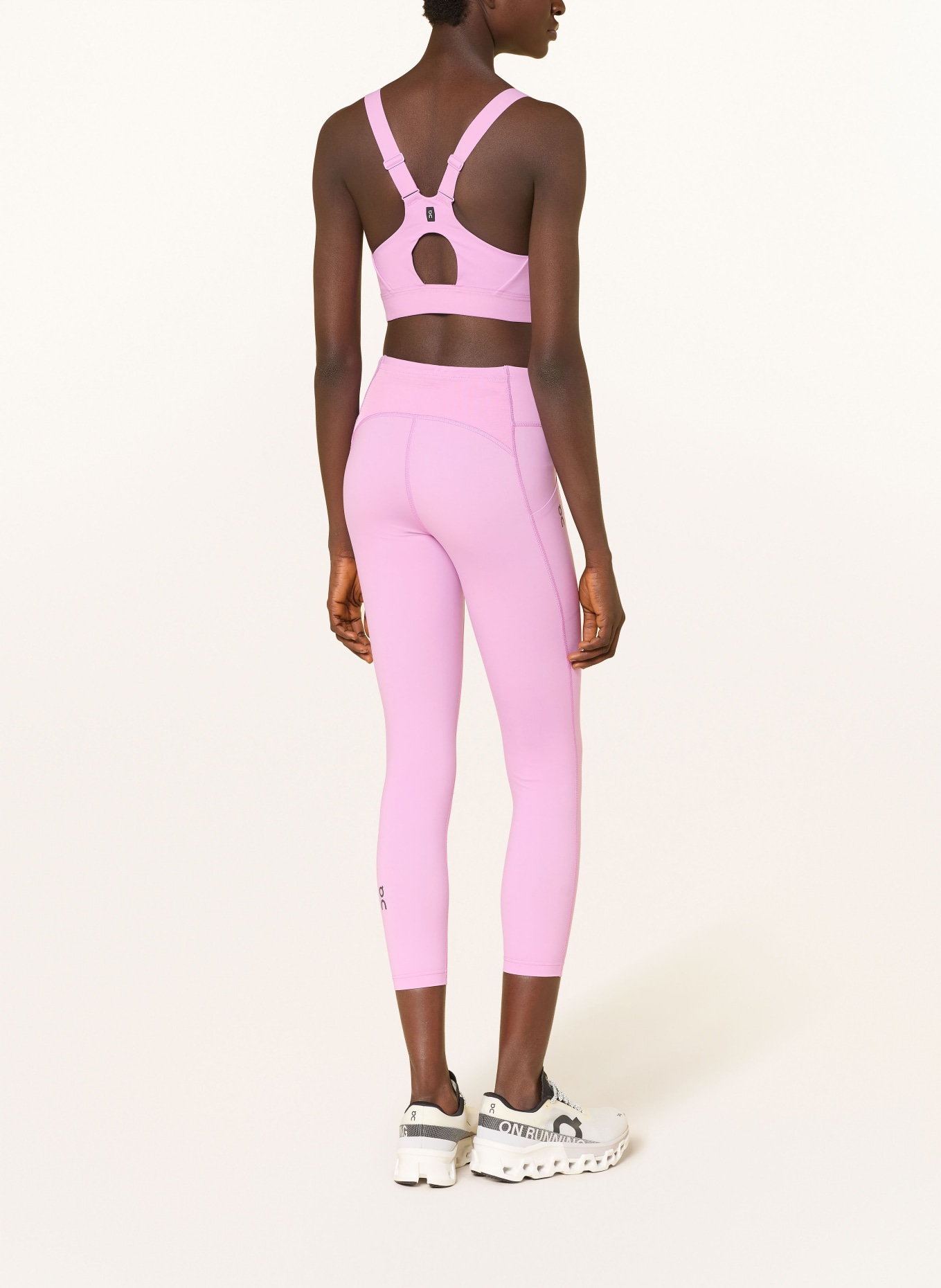 On Sportovní podprsenka PERFORMANCE: SVĚTLE FIALOVÁ