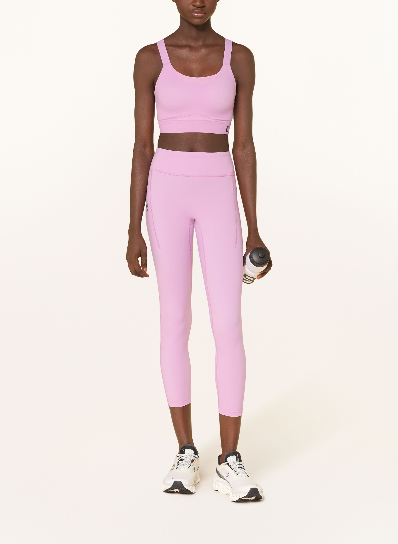 On Běžecké legíny PERFORMANCE: RŮŽOVÁ