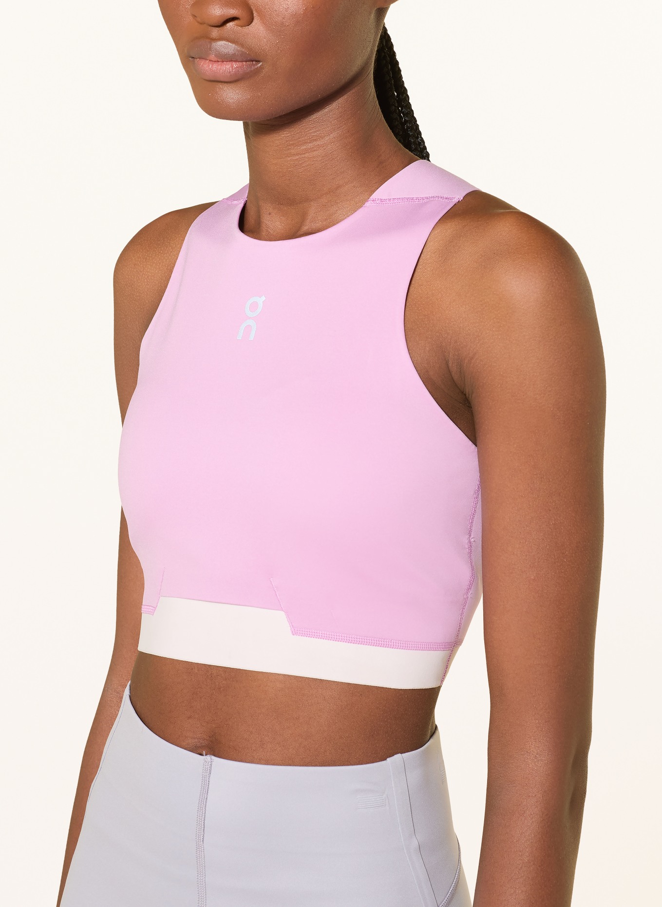 On Krátký top TRAIN 2-IN-1: RŮŽOVÁ / BÍLÁ