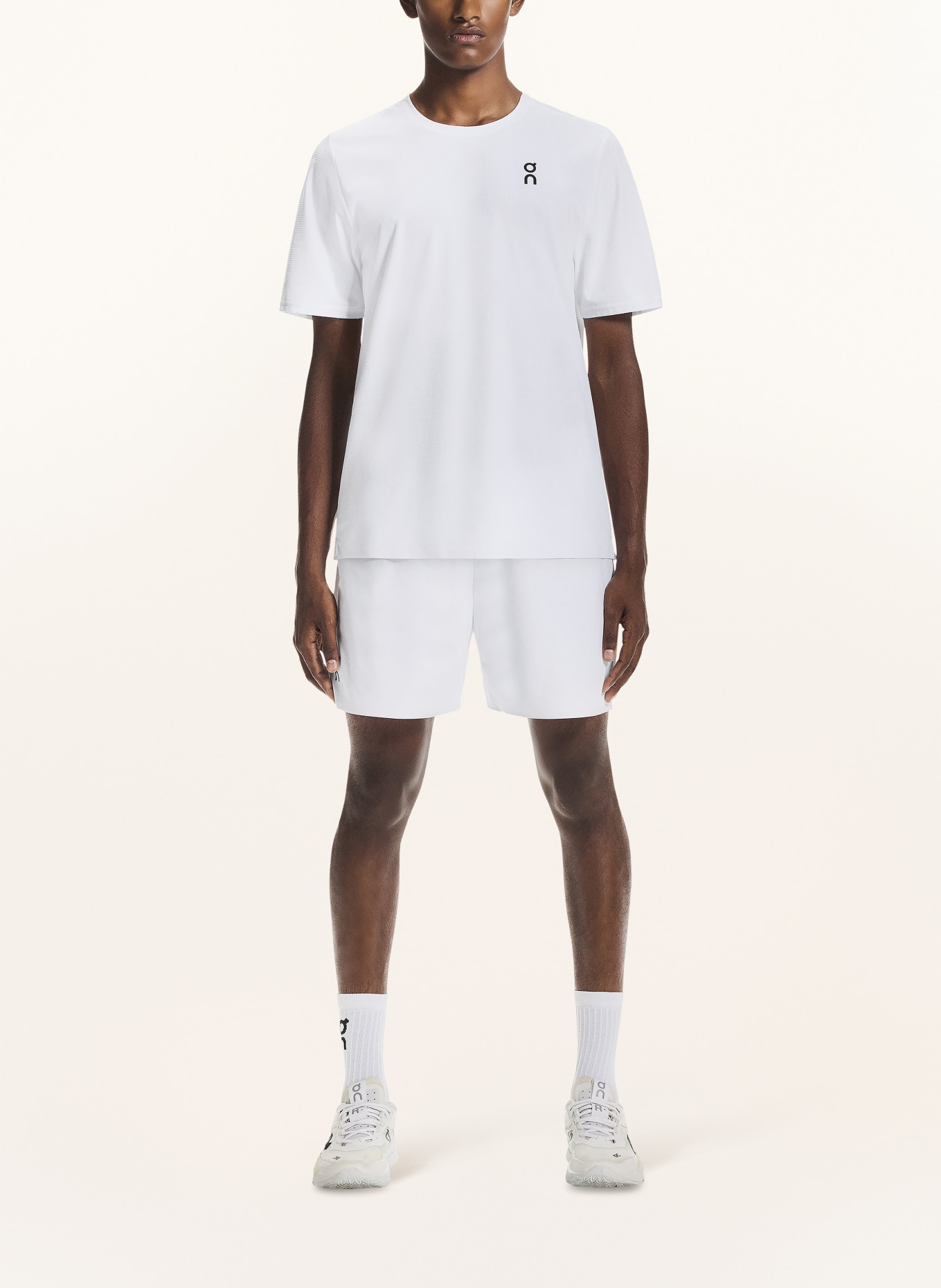 On Funktionsshirt COURT: WEISS