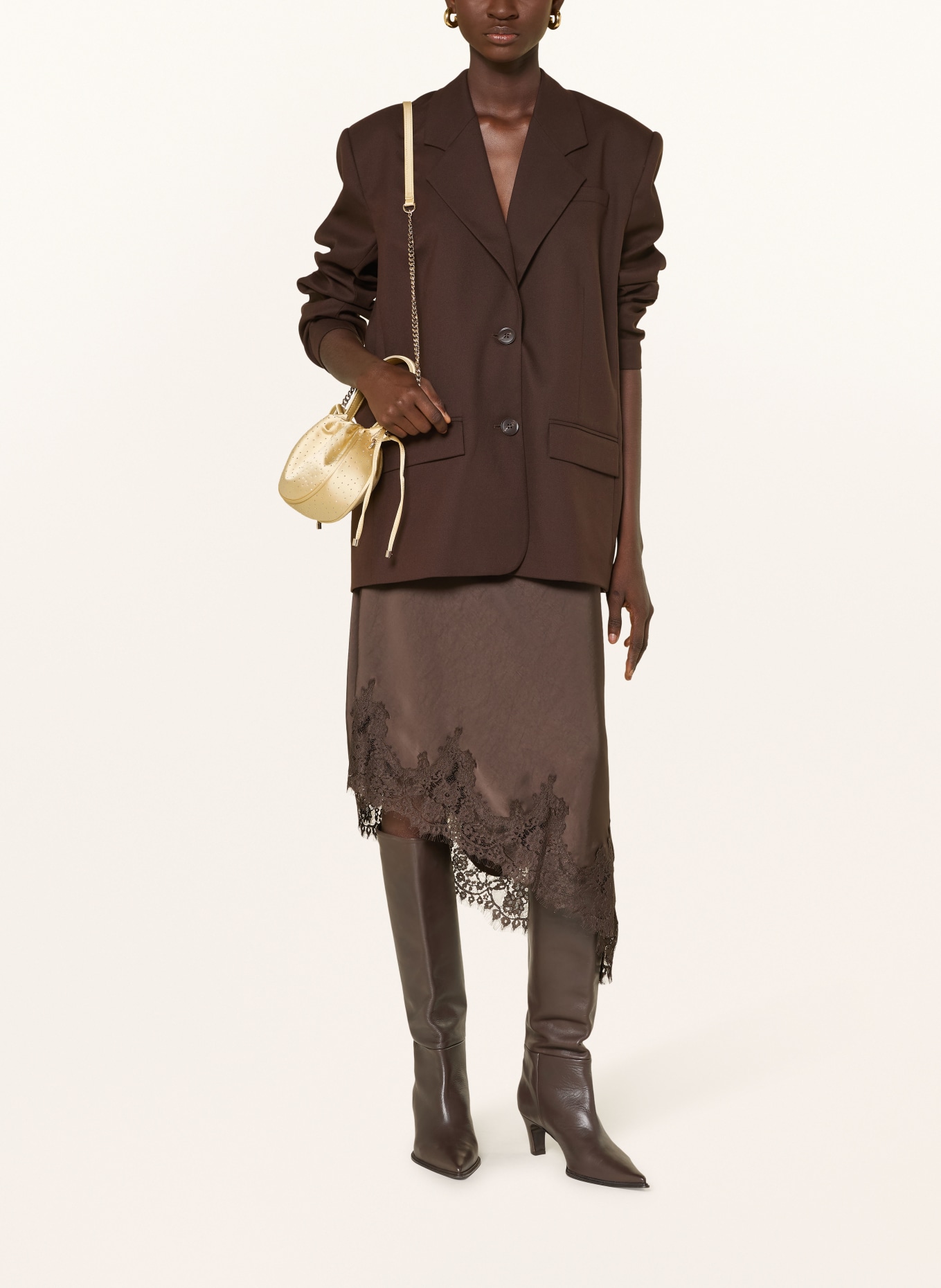 GUESS Umhängetasche ELSIE mit Schmucksteinen: SCHWARZ