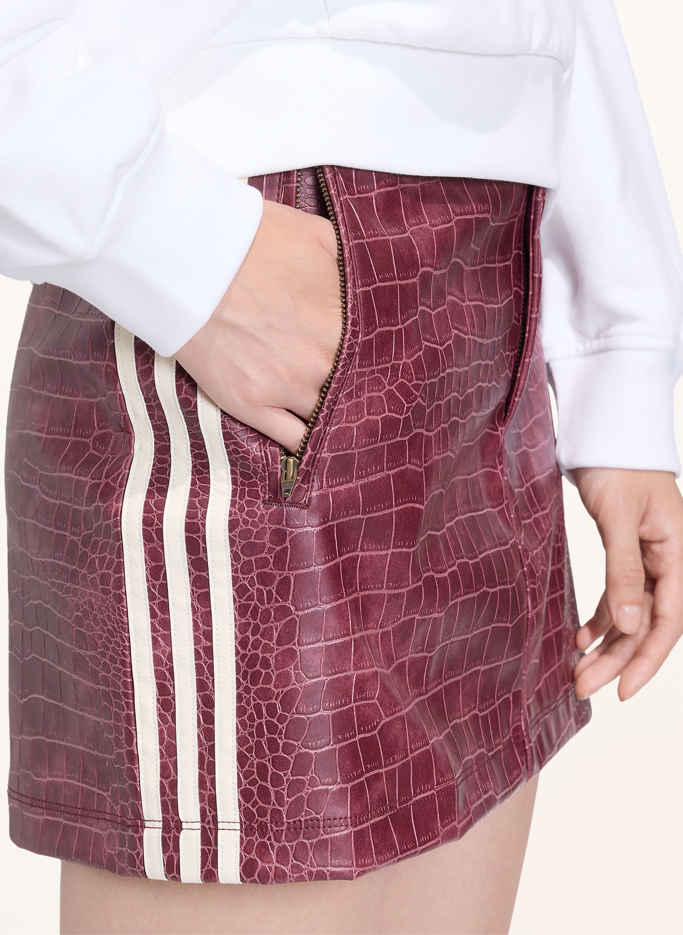 adidas Originals PLEATHER skirt in leather look: DARK RED / WHITE