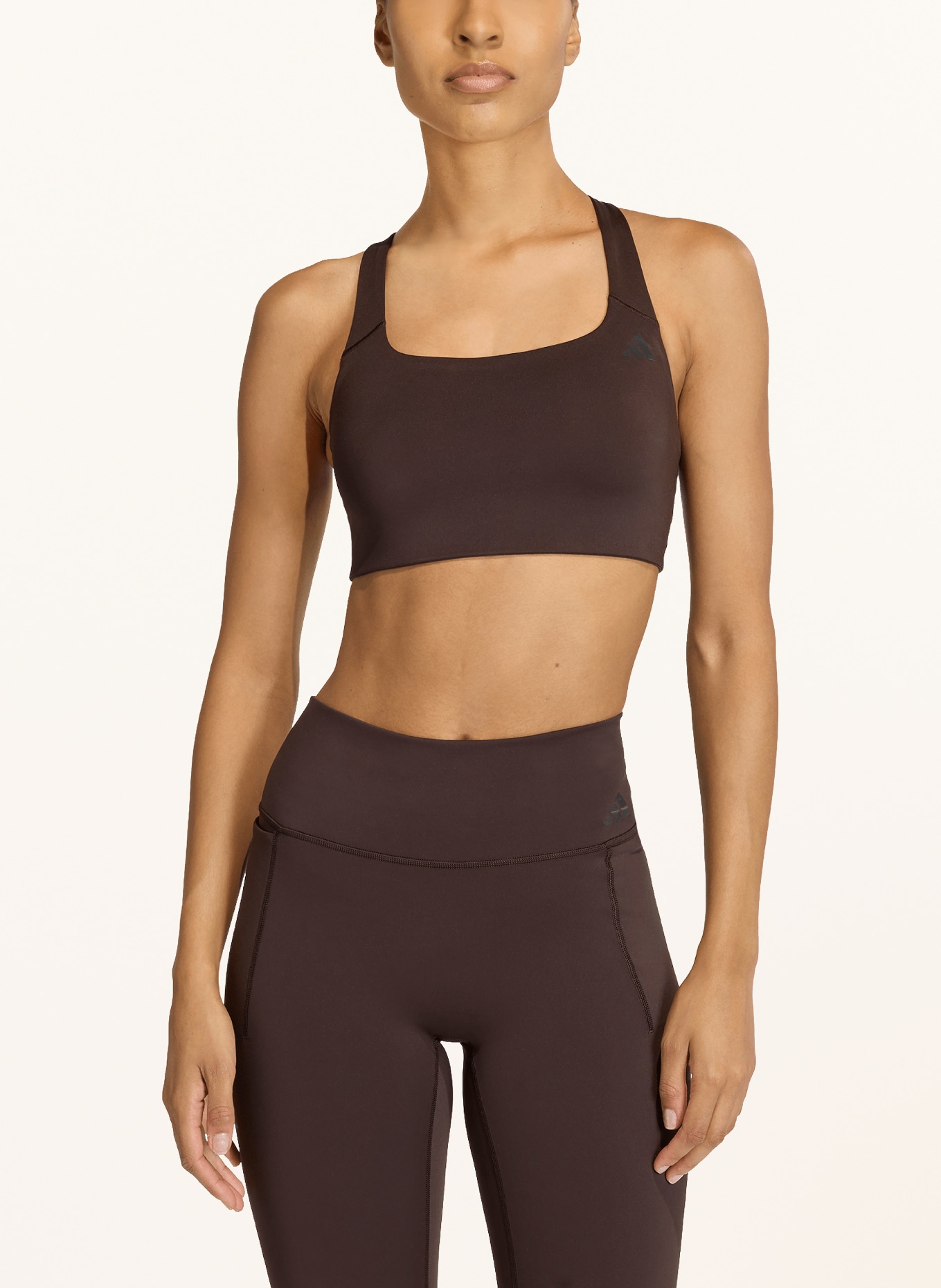 adidas Sportovní podprsenka OPTIME: TMAVĚ HNĚDÁ