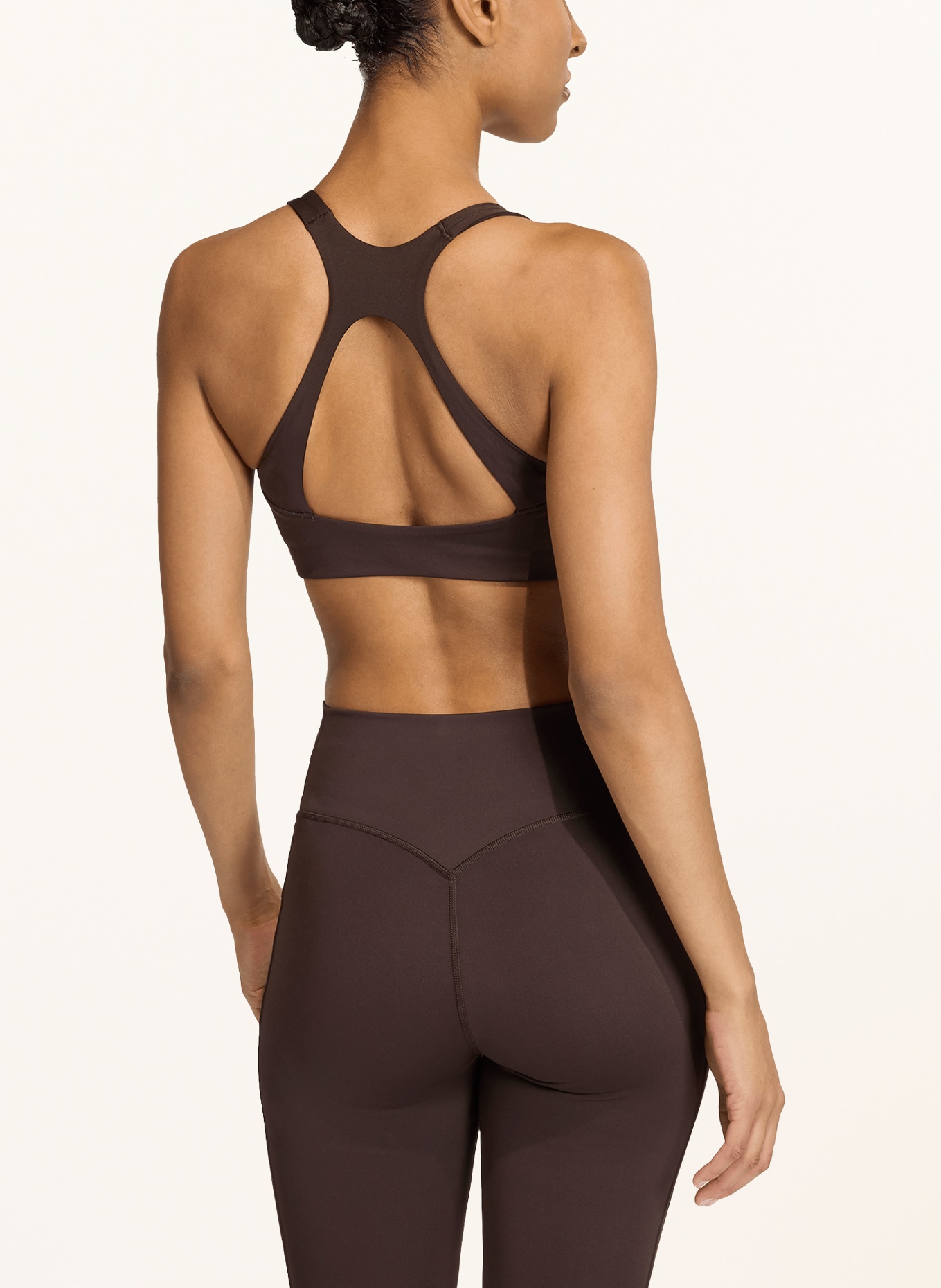 adidas Sportovní podprsenka OPTIME: TMAVĚ HNĚDÁ